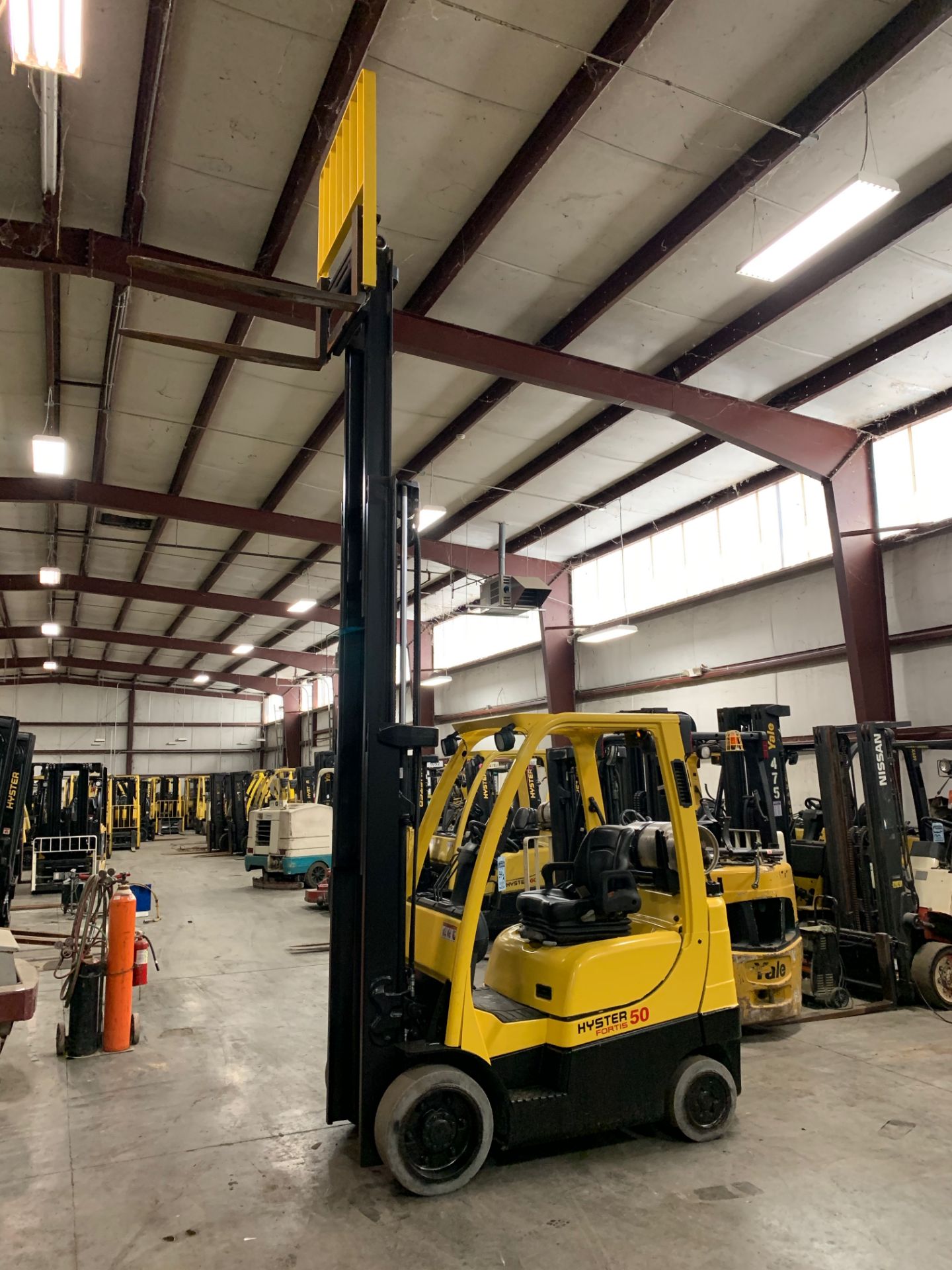 2014 HYSTER 5,000-LB. CAPACITY FORKLIFT, MODEL: S50FT, LPG, SOLID TIRES, 3-STAGE MAST, SIDESHIFT - Image 7 of 7