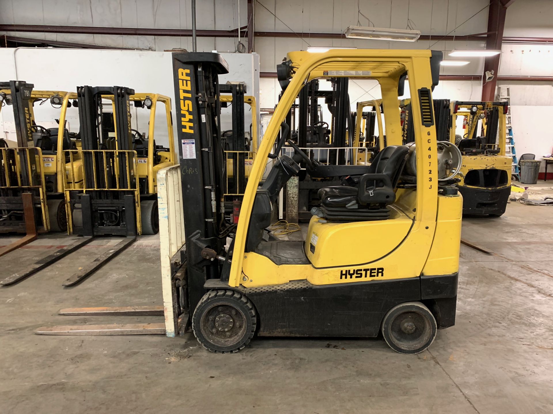 2011 HYSTER 4,000-LB. CAPACITY FORKLIFT, MODEL: S40FT, LPG, SOLID TIRES, 3-STAGE MAST, SIDESHIFT