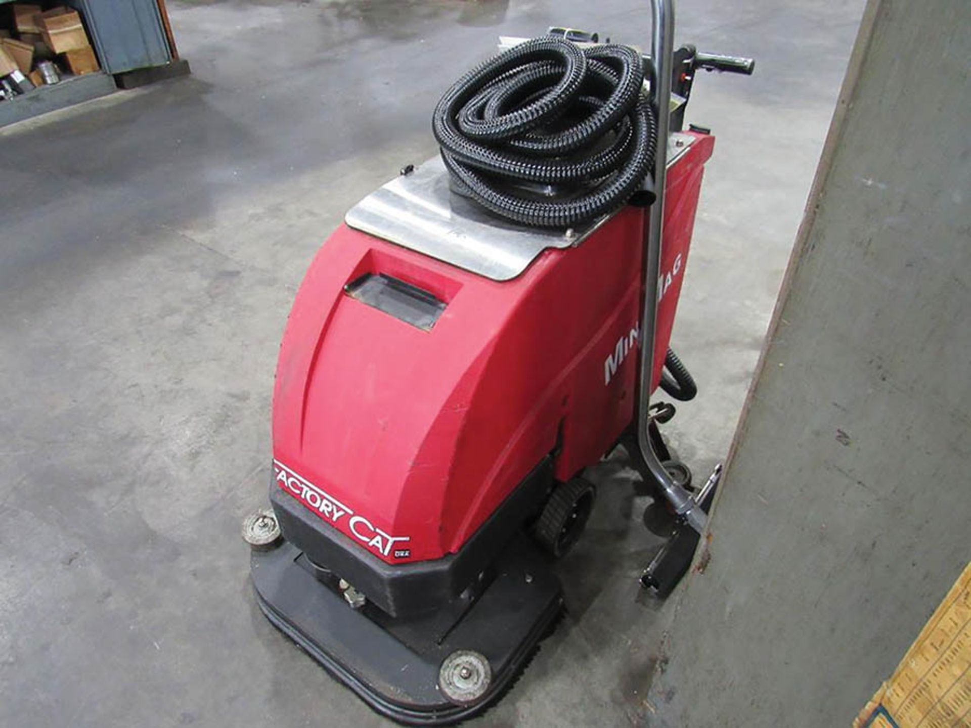 FACTORY CAT MINI-MAG ELECTRIC WALK-BEHIND FLOOR CLEANER W/ CHARGER, 1,018 HOURS, S/N 47718 - Image 2 of 4