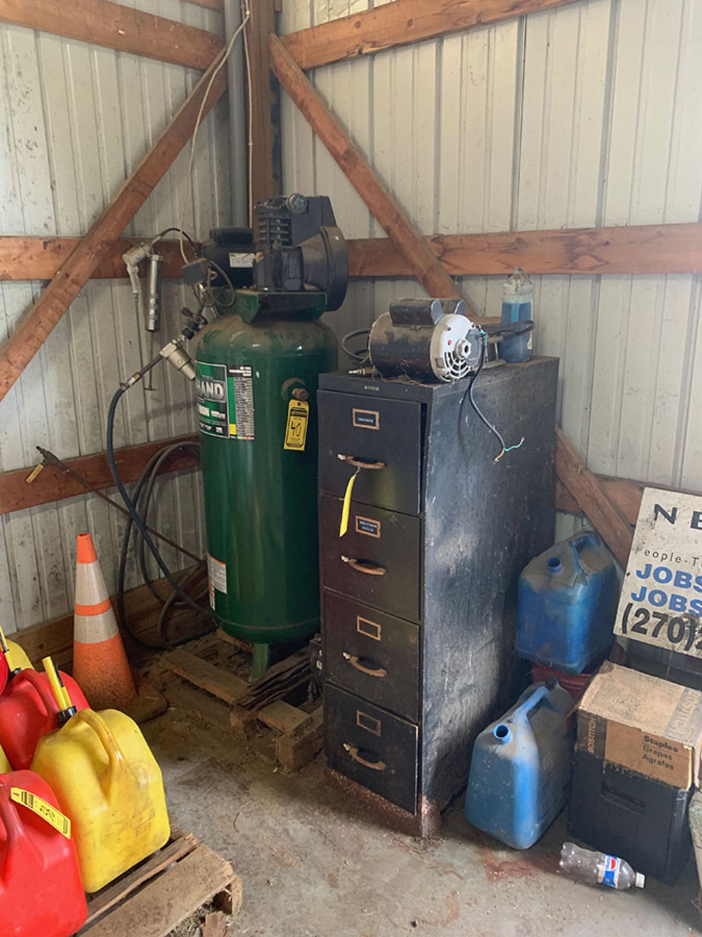 FARMHAND 60 GALLON, 7HP, 135PSI, 230V VERTICAL AIR COMPRESSOR AND FILING CABINET OF FITTINGS
