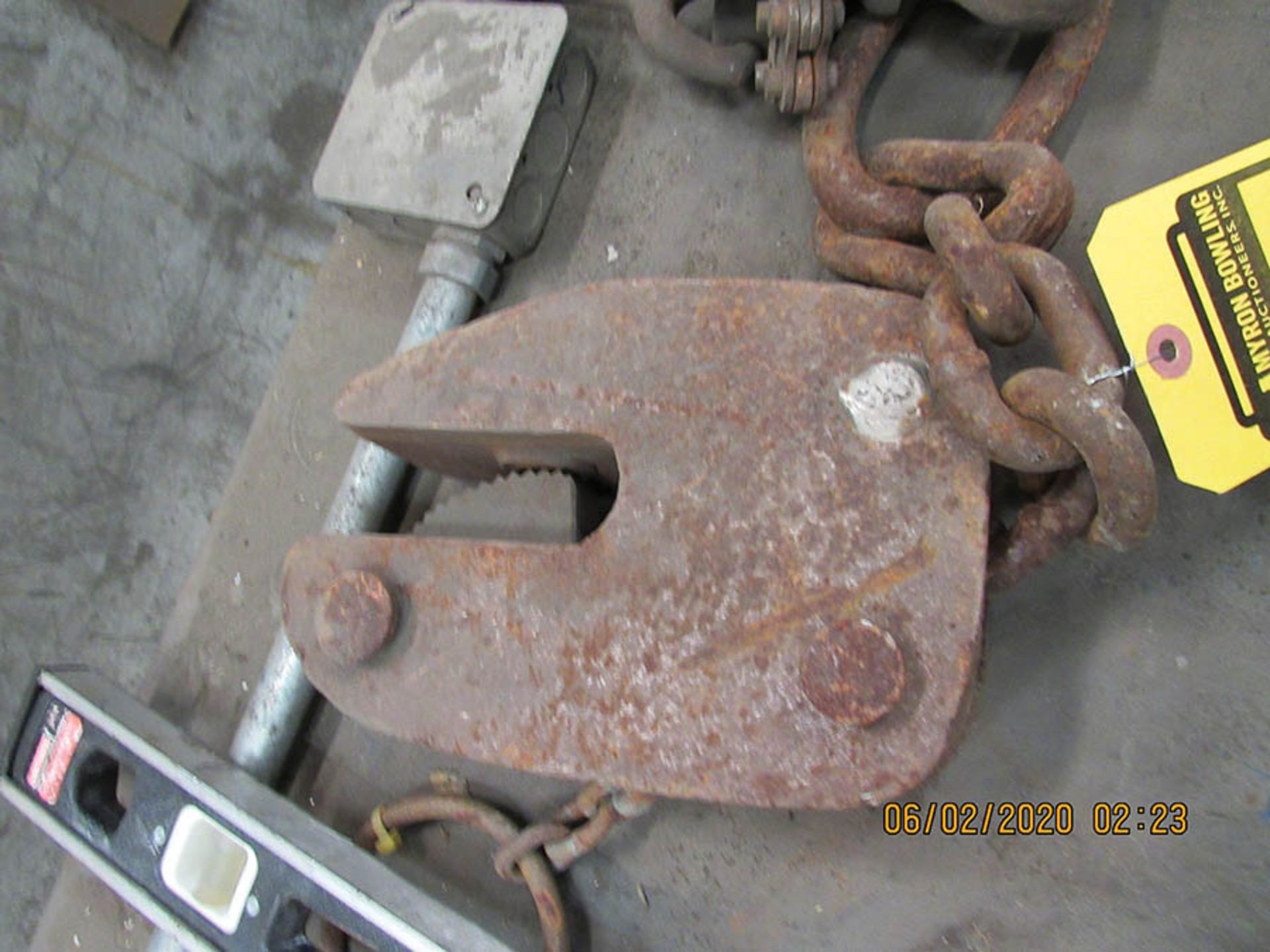 SHEET METAL LIFTER, AMERICAN PIPE TOOL CHAIN, AND NO. 2 CHAIN VISE - Image 2 of 2