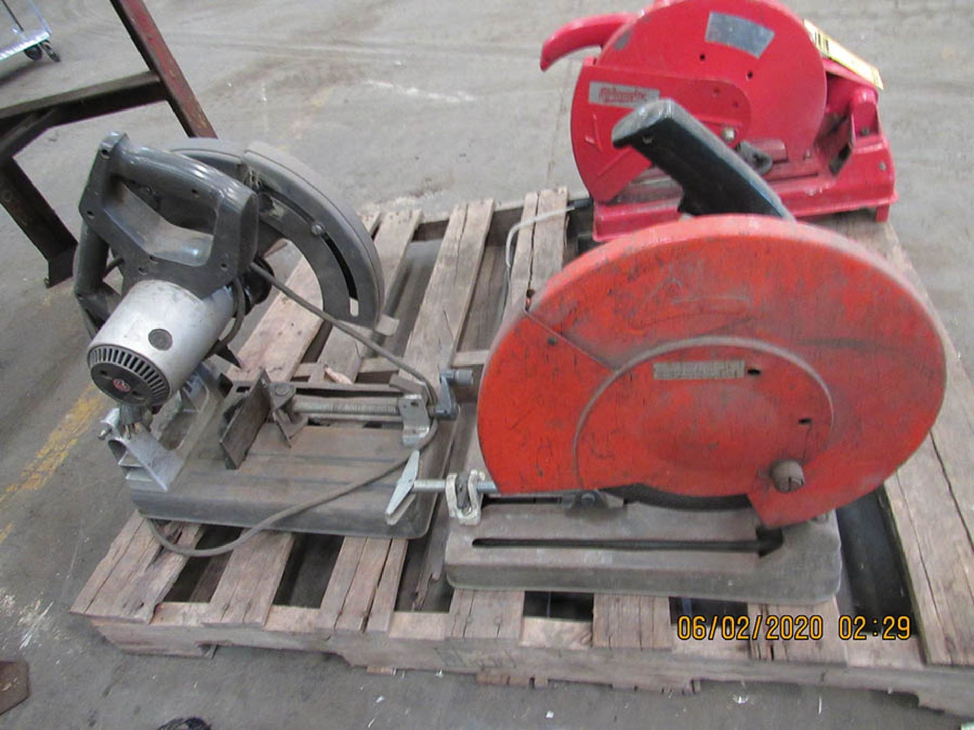 (3) CHOP SAWS - MILWAUKEE 14'', MAKITA 355MM, B&D - Image 4 of 5