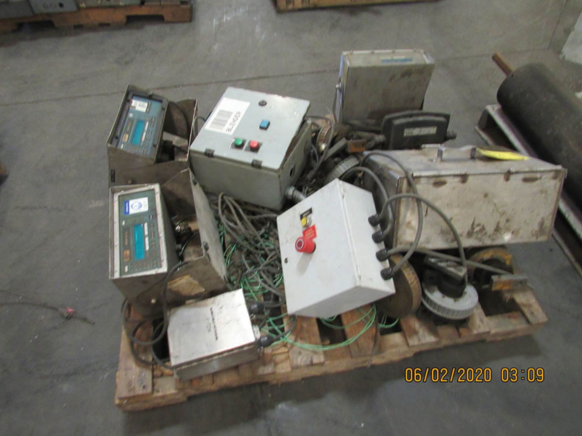 ASSORTED CONTROLS FOR PLATFORM SCALES, WEIGH-TRONIX MODEL W1110 - Image 4 of 4