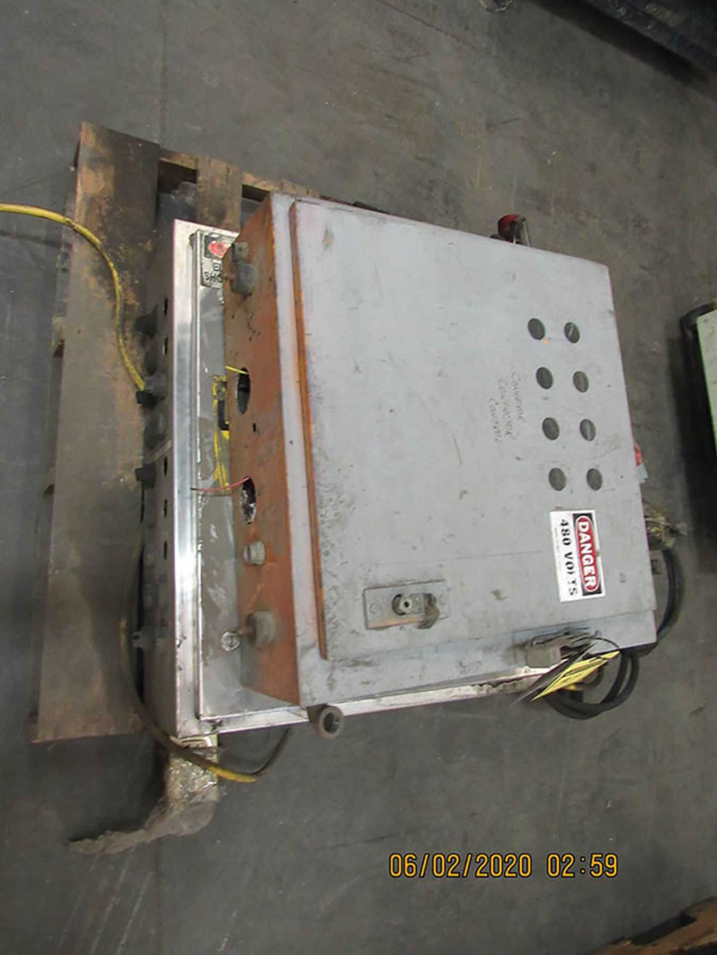 ASSORTED ELECTRICAL ITEMS, SAFETY SWITCHES, MOTOR STARTERS, LARGE ENCLOSURE, STAINLESS ENCLOSURE - Image 8 of 18