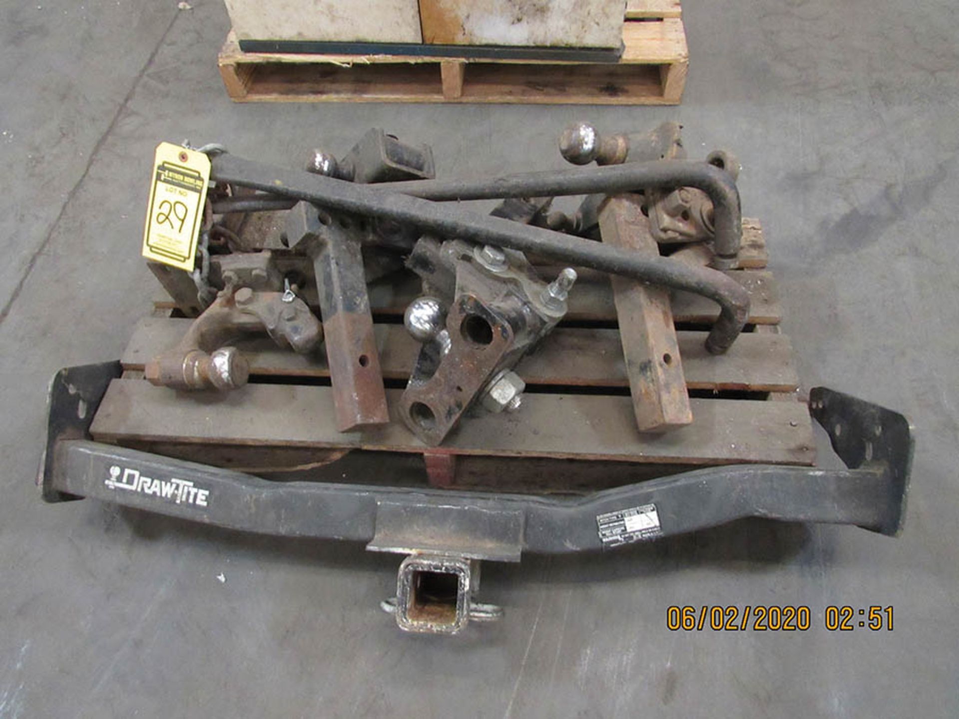 BARREL CLAMP AND ASSORTED HITCHES - Image 2 of 3