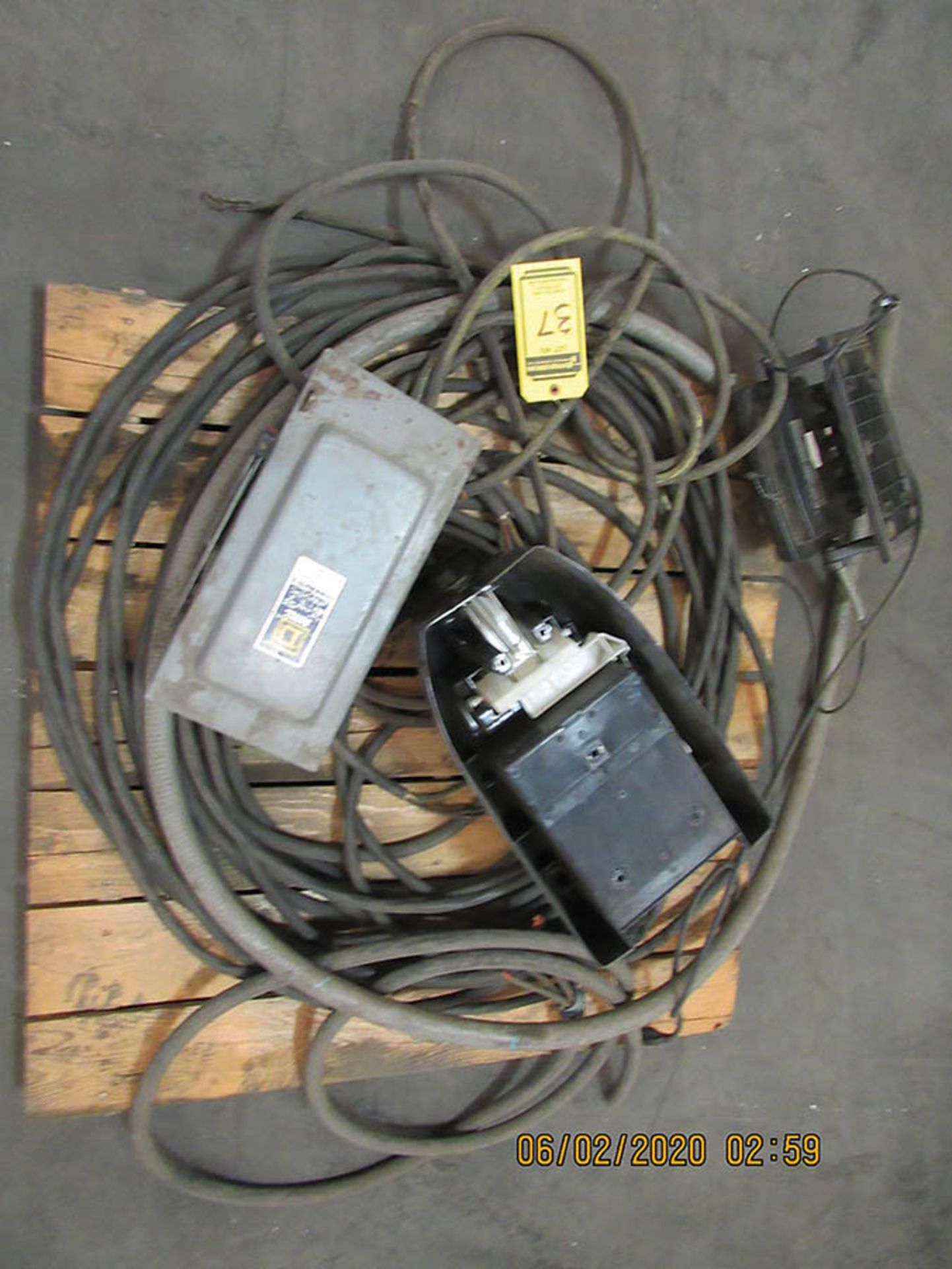 ASSORTED ELECTRICAL ITEMS, SAFETY SWITCHES, MOTOR STARTERS, LARGE ENCLOSURE, STAINLESS ENCLOSURE - Image 12 of 18