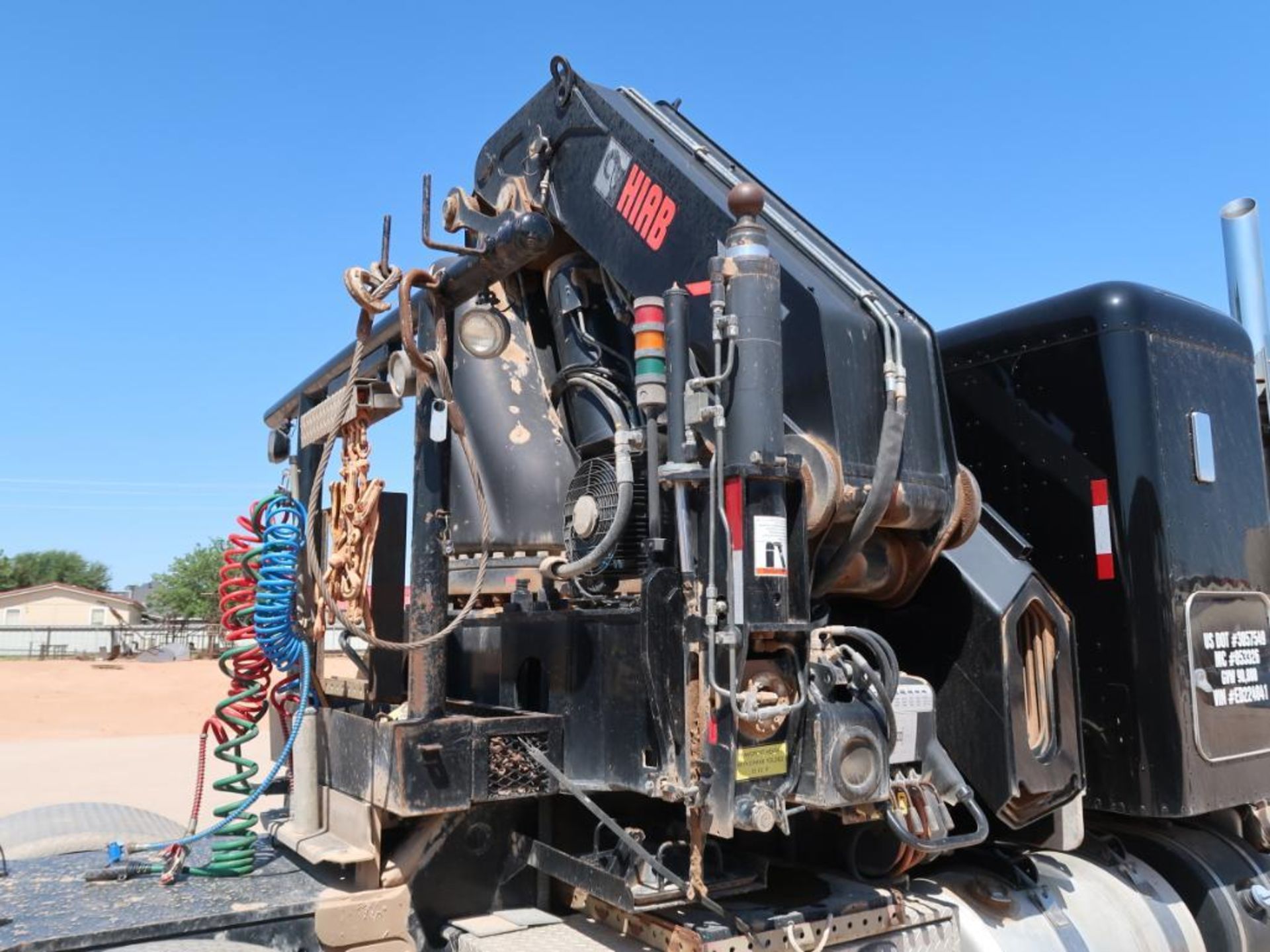 (2014) PETERBILT 367 FLATBED CRANE TRUCK, DUAL T/A, CUMMINS ISX15-485 DIESEL ENGINE, 13-SPEED - Image 7 of 13