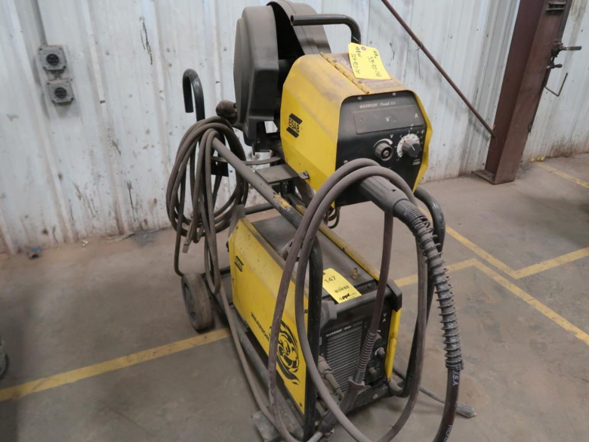 ESAB WARRIOR 500I CC/CV WELDING POWER SOURCE, S/N 3394201768, W/ FEEDER 304, S/N 3244203151