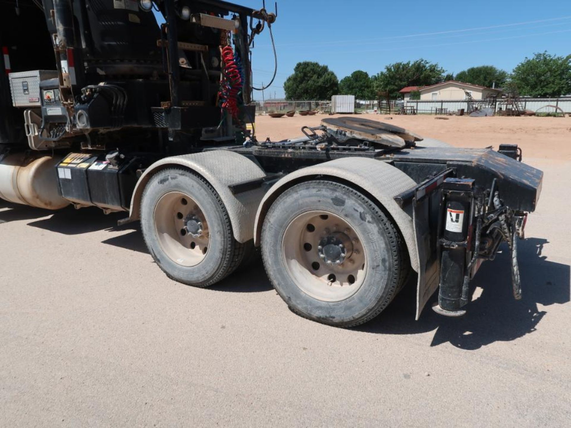 (2014) PETERBILT 367 FLATBED CRANE TRUCK, DUAL T/A, CUMMINS ISX15-485 DIESEL ENGINE, 13-SPEED - Image 2 of 13