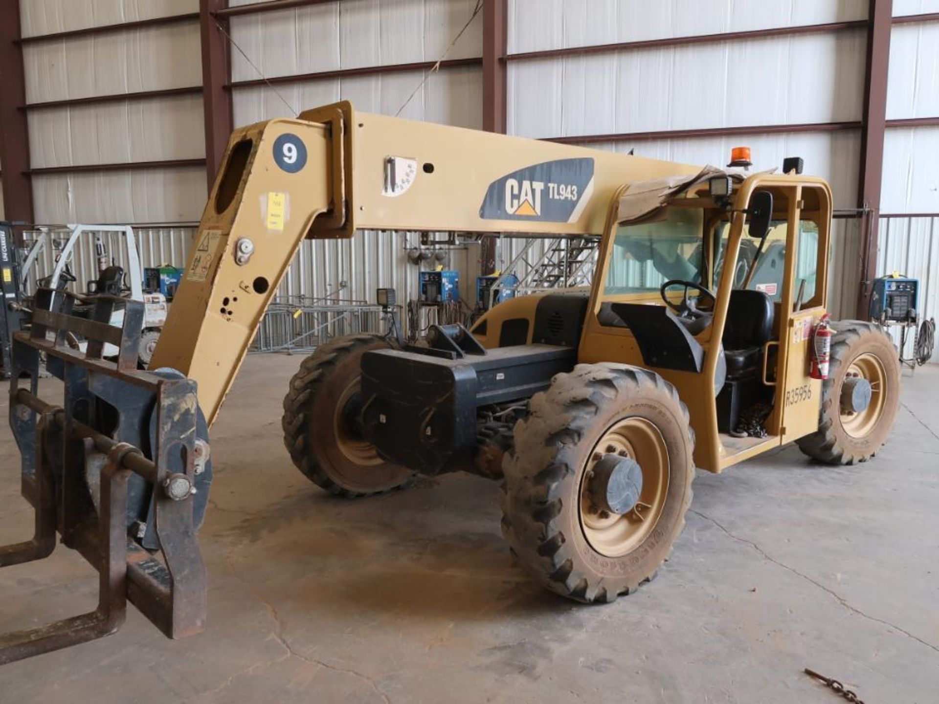 CAT TL943 TELEHANDLER, S/N 9151001 (EST), 1,629 HOUR - Image 2 of 9