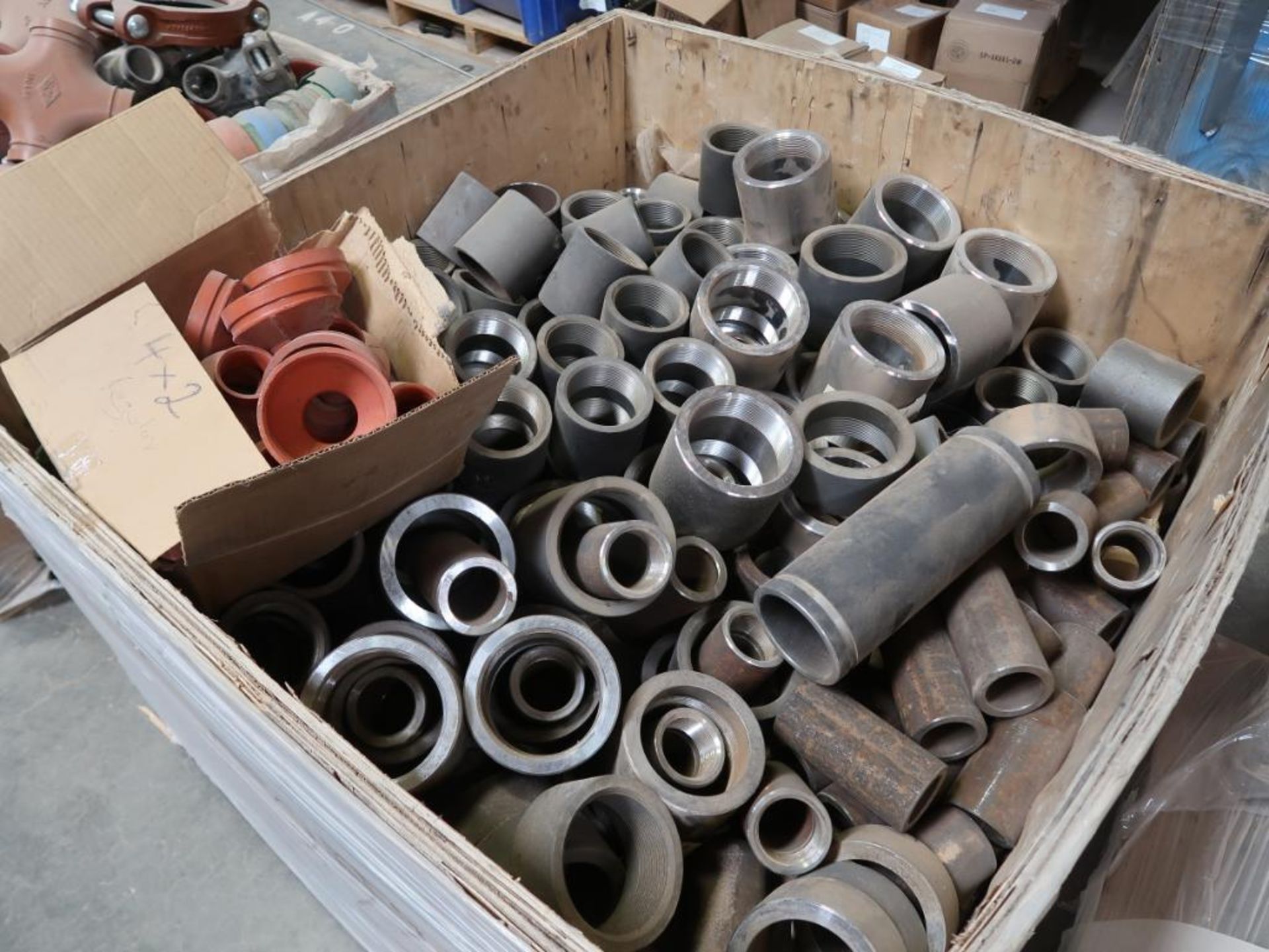 (10) PALLETS INCLUIDNG ASSORTED PIPE UNIONS AND PIPE FITTINGS - Image 4 of 11