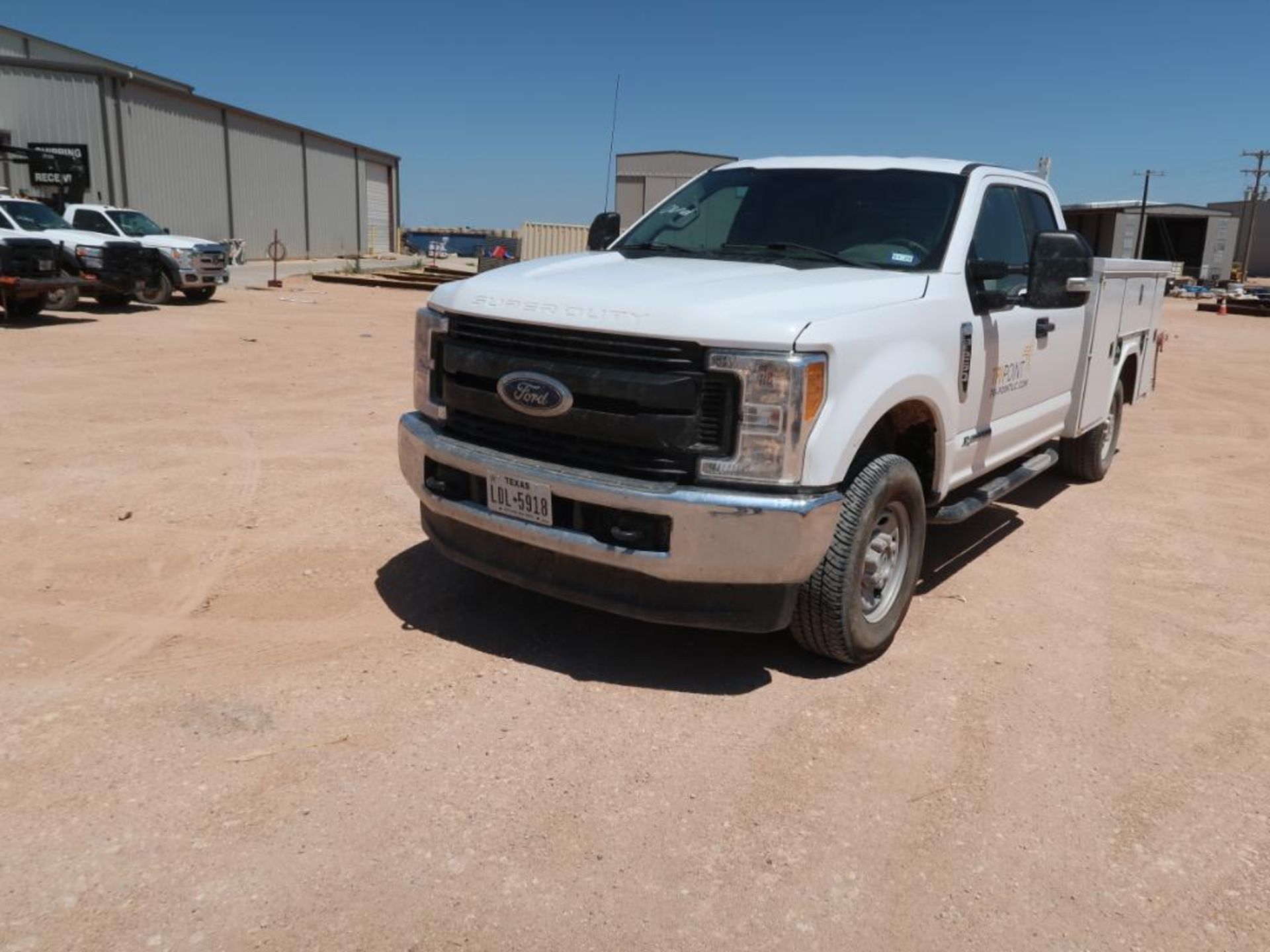 (2017) FORD XL F250 POWER STROKE TURBO DIESEL, 4 X 4 EXTENDED CAB, UTILITY BED (MILEAGE 126,329), - Image 4 of 7