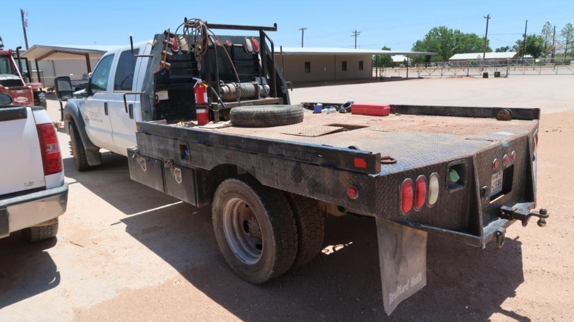 (2014) FORD F450 DUAL WHEEL FLATBED, FIFTH WHEEL WINCH TRUCK (MILEAGE - 136,520), 6.7 TURBO DIESEL - Image 8 of 10