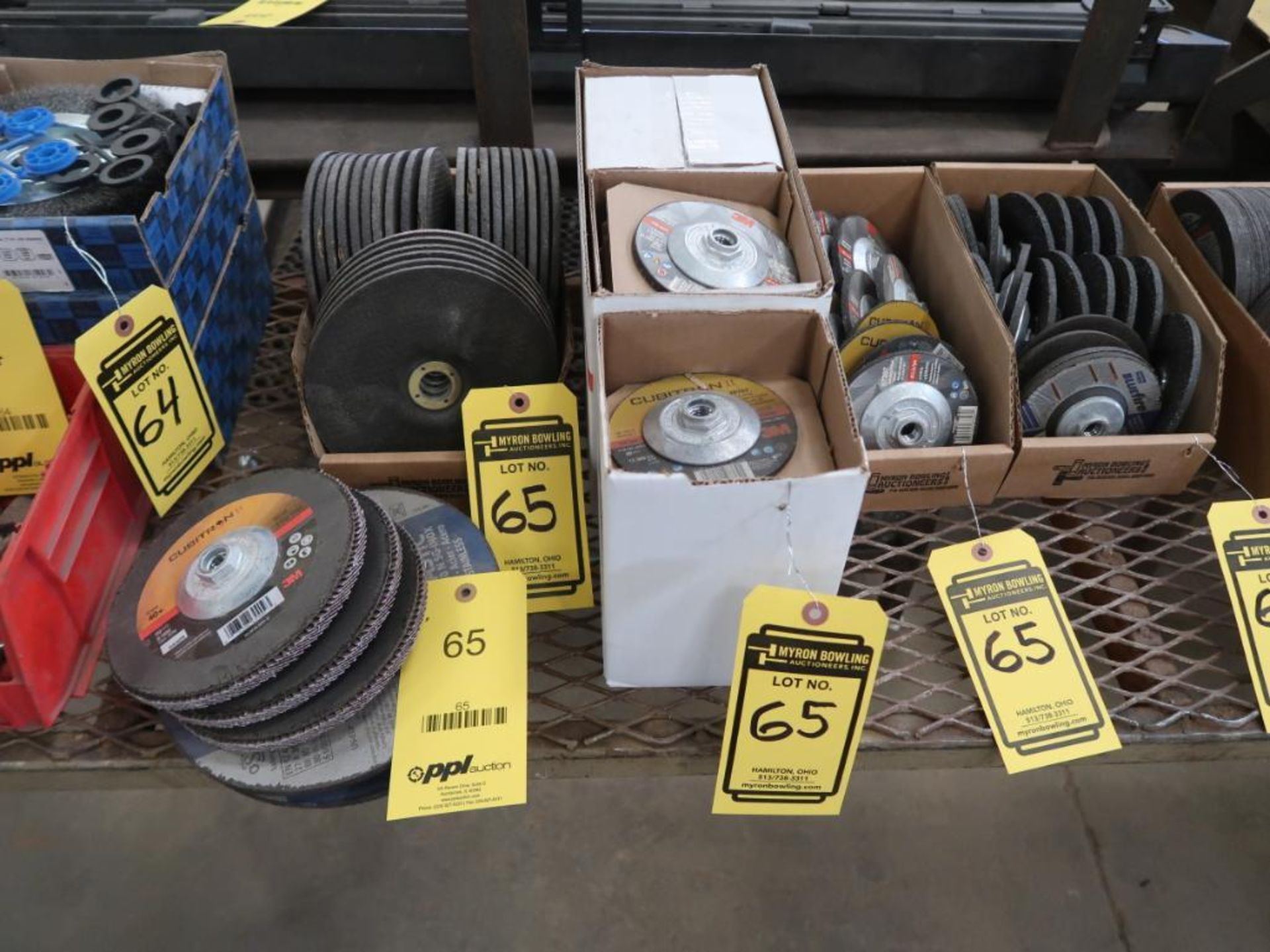 ASSORTED ABRASIVE GRINDER DISCS IN (5) BOXES