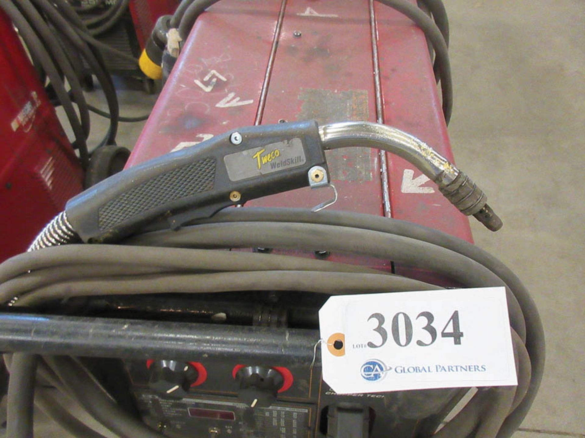 LINCOLN ELECTRIC 350MP POWER MIG WELDER WITH TWECO WELDSKILL MIG GUN, #33 - Image 3 of 3