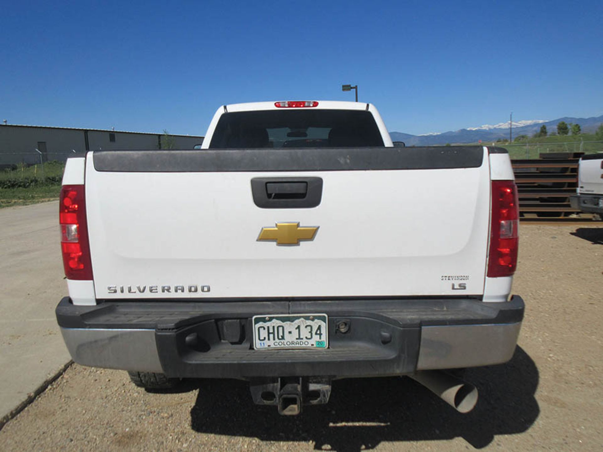 2013 WHITE CHEVROLET SILVERADO LS 2500 HD 4X4 EXT. CAB TRUCK, MILES: 145,821 , FUEL: DIESEL, ENGINE: - Image 5 of 21