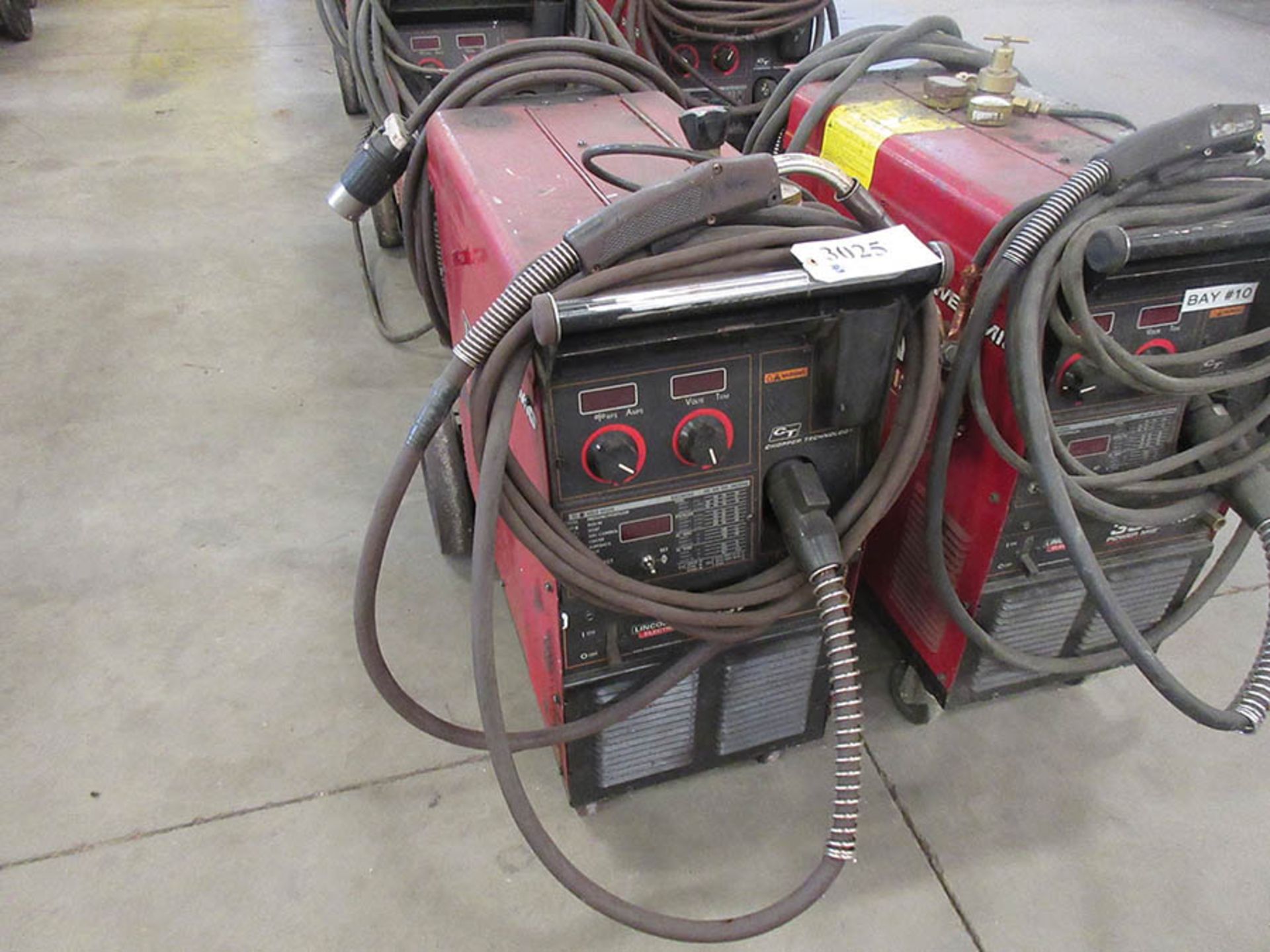 LINCOLN ELECTRIC 350MP POWER MIG WELDER WITH TWECO WELDSKILL MIG GUN, #90