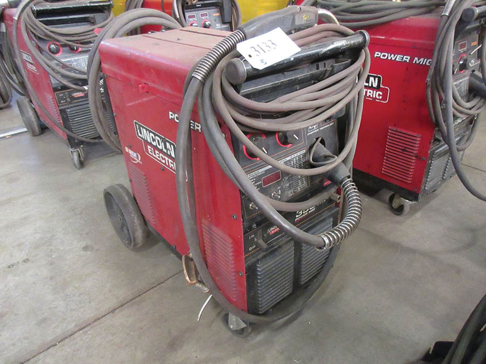 LINCOLN ELECTRIC 350MP POWER MIG WELDER WITH TWECO WELDSKILL MIG GUN