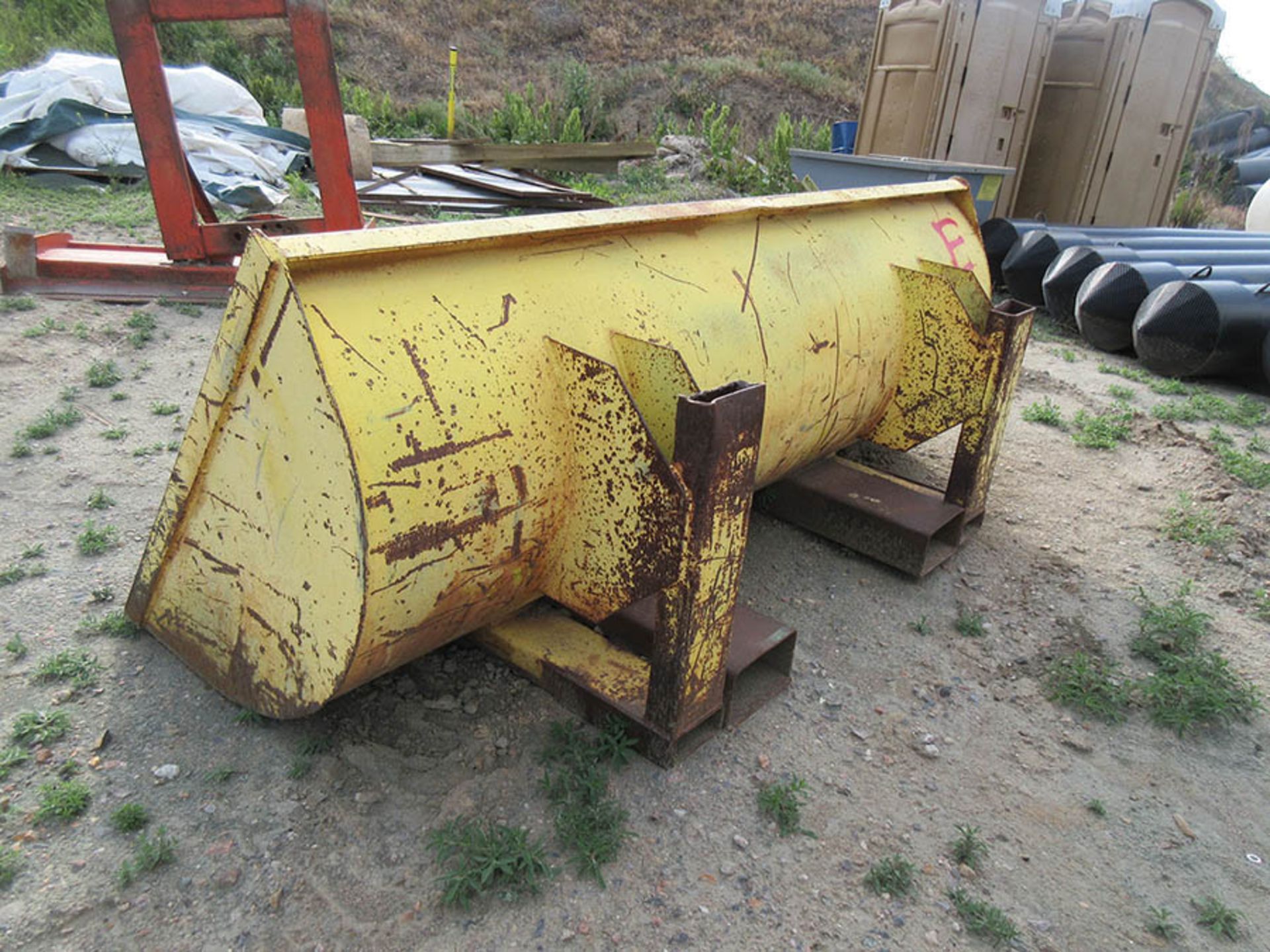 LOT (QTY.1) FORKLIFT BUCKET ATTACHMENT, AND (QTY.1) FORKLIFT PLOW ATTACHMENT, (LOCATION: 3220 ERIE - Image 2 of 4