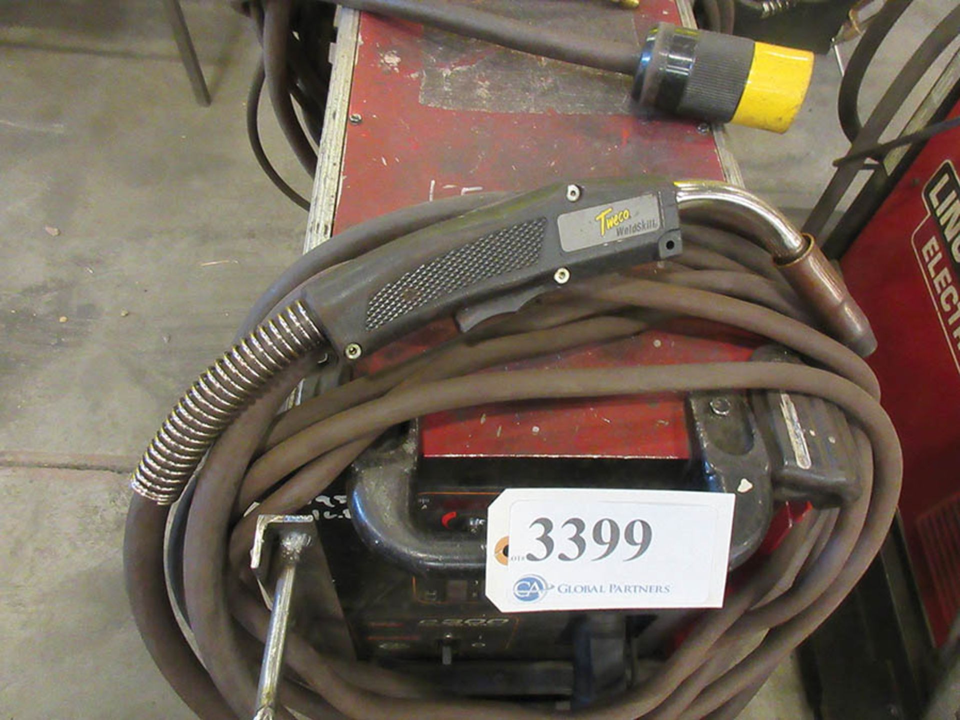 LINCOLN ELECTRIC C300 POWER WAVE WELDER WITH TWECO WELDSKILL MIG GUN, #60 - Image 3 of 3