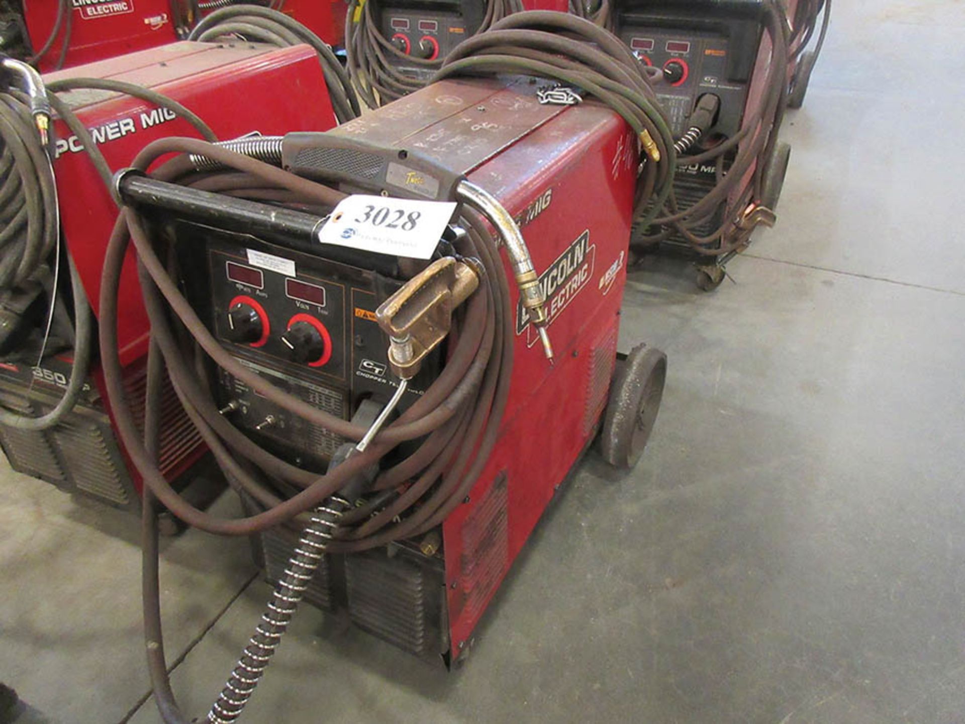 LINCOLN ELECTRIC 350MP POWER MIG WELDER WITH TWECO WELDSKILL MIG GUN, #46