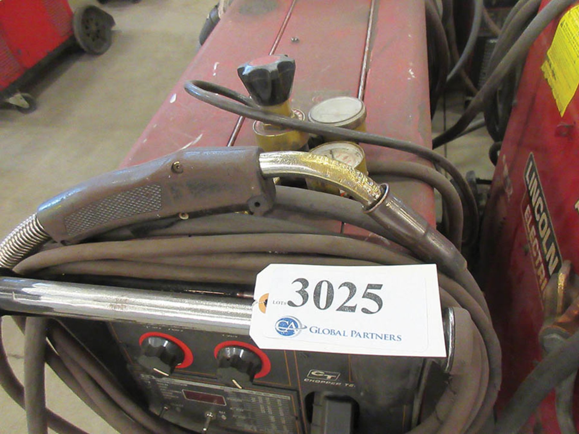 LINCOLN ELECTRIC 350MP POWER MIG WELDER WITH TWECO WELDSKILL MIG GUN, #90 - Image 3 of 3