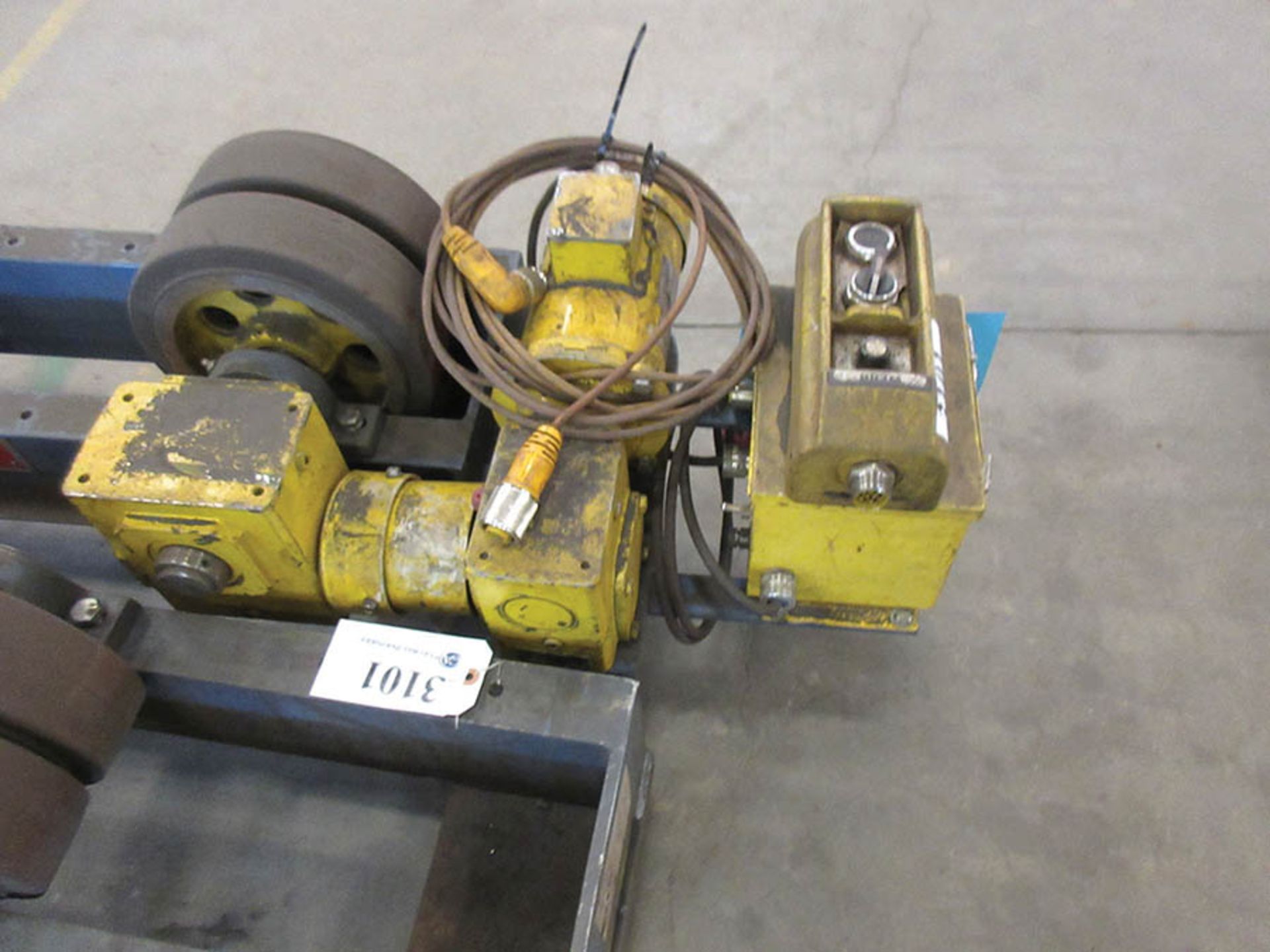 WEBB 3-TON TANK TURNING ROLL SET, MAX DIAMETER 6', (QTY.1) WEBB T6- PWR DRIVE, AND (QTY.1) WEBB T6- - Image 3 of 3