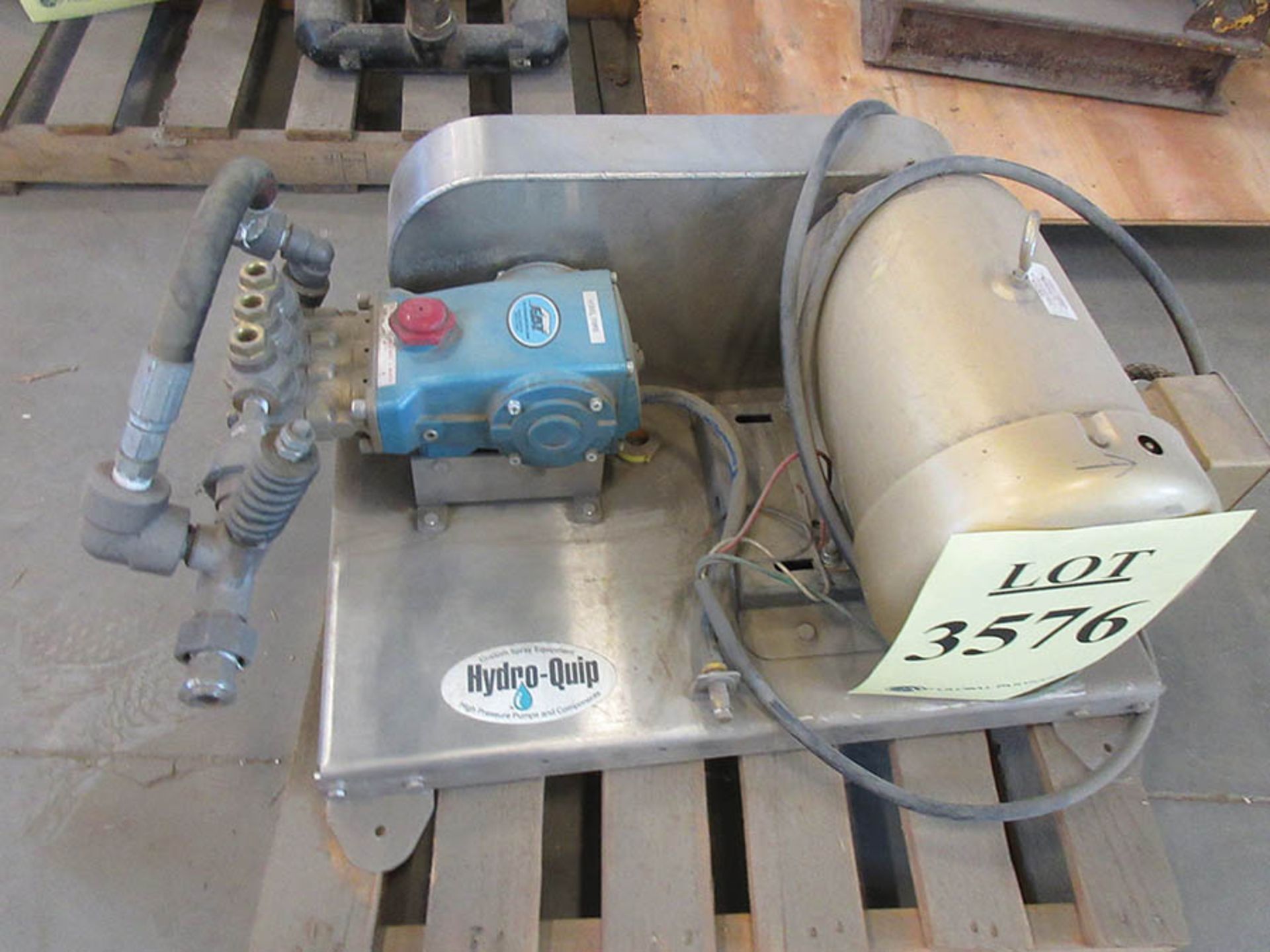 LOT (1) CAT 700RS PLUNGER PUMP, (1) CAT 700 PLUNGER PUMP, AND (2) DIAPHRAGM PUMPS (BUILDING IN - Image 2 of 8