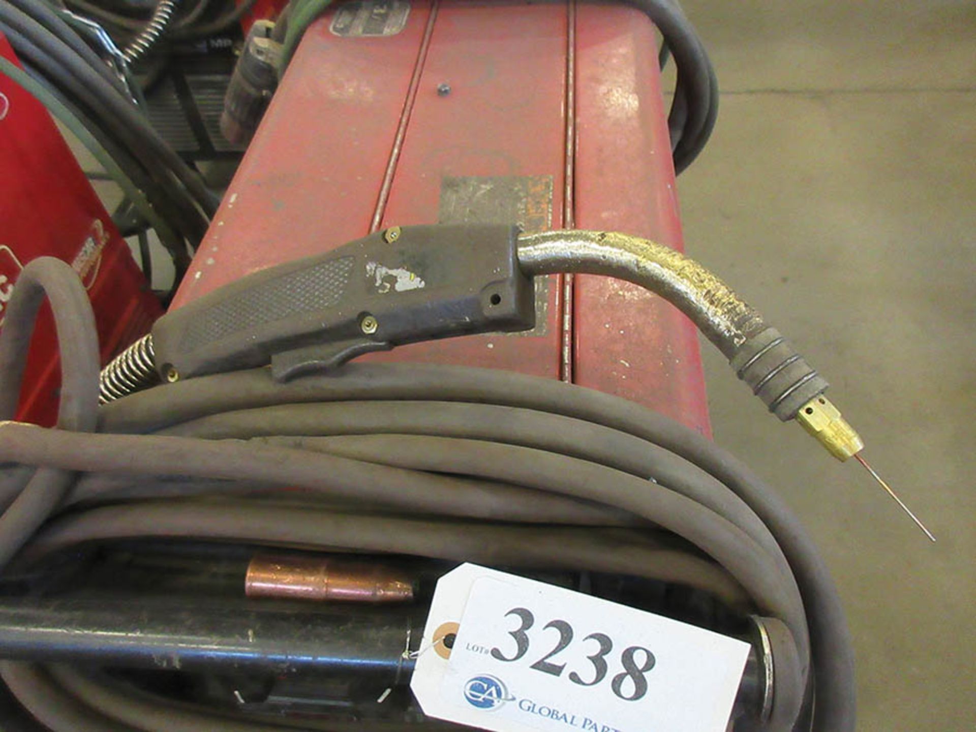 LINCOLN ELECTRIC 350MP POWER MIG WELDER WITH TWECO WELDSKILL MIG GUN - Image 3 of 3