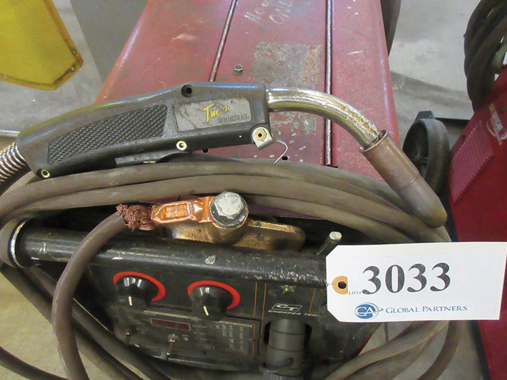 LINCOLN ELECTRIC 350MP POWER MIG WELDER WITH TWECO WELDSKILL MIG GUN, #72 - Image 3 of 3