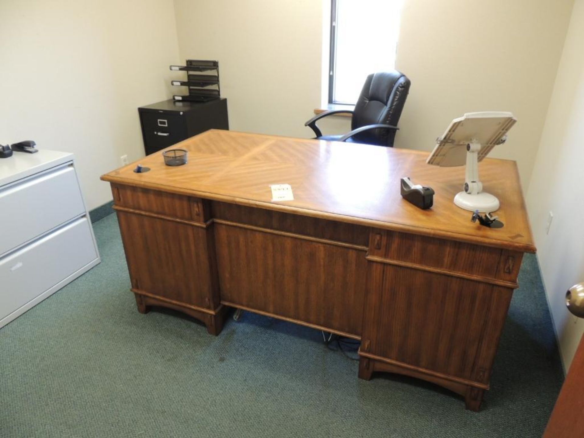 (1) STRAIGHT DESK, CHAIR, FILE CABINETS