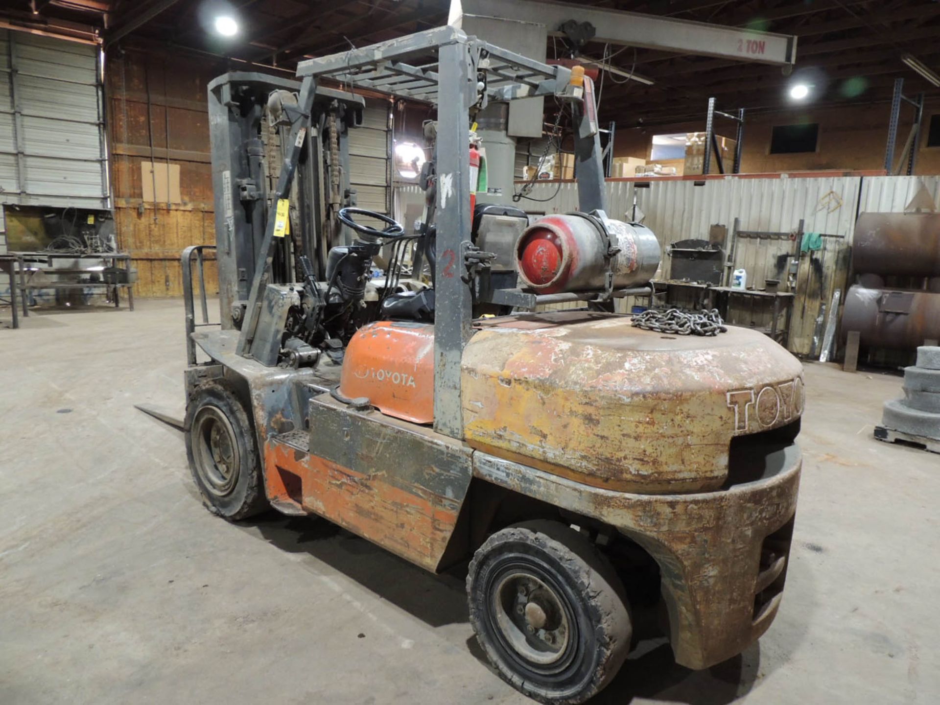 TOYOTA FORKLIFT MODEL 6FGU45, 187'' LIFT HEIGHT, 3 STAGE MAST, SIDE SHIFT, TILT, 6'' X 472'' - Image 4 of 4