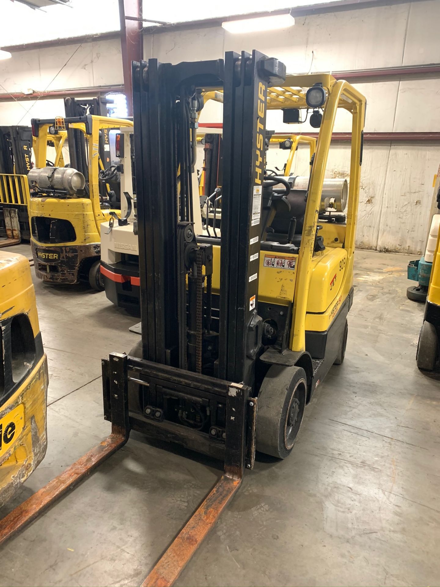 LOCATED HAMILTON, OH* 2012 HYSTER 5,000-LB. CAPACITY FORKLIFT, MODEL: S50FT, LPG, SIDESHIFT, 3-Stage - Image 2 of 6