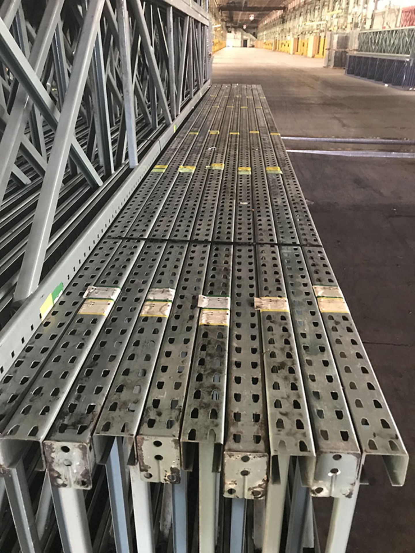 PALLET RACKING - TEARDROP UPRIGHTS (16)36" x 22', (120)36" x 46" WIRE DECKS