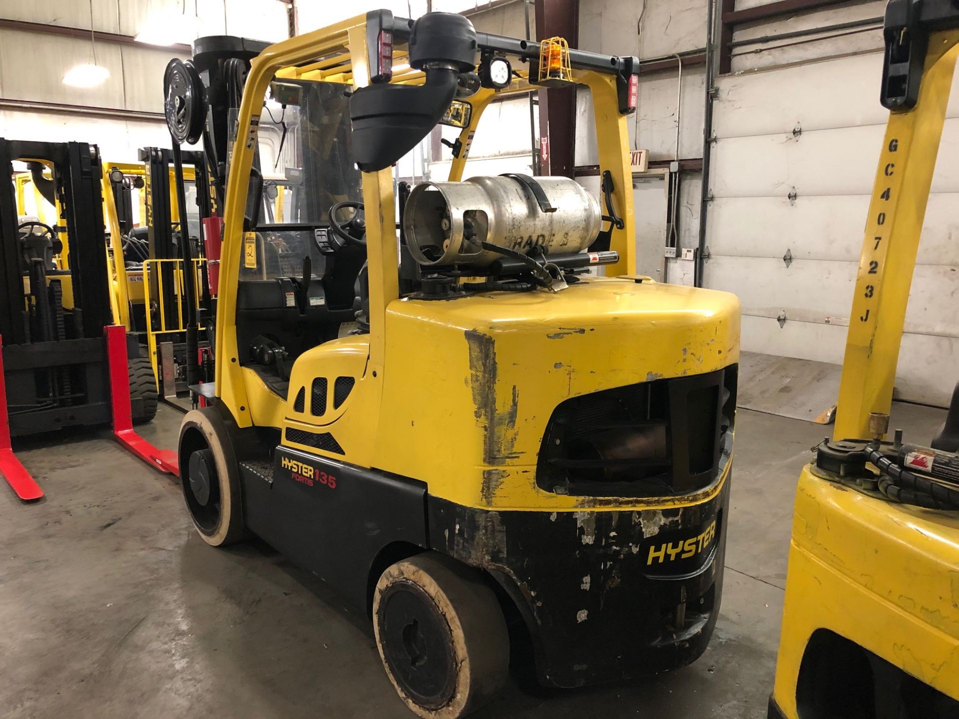 2015 HYSTER 13,500-LB. CAPACITY FORKLIFT, MODEL: S135FT, S/N: G024V02296N, LPG, SOLID NON-MARKING - Image 4 of 5