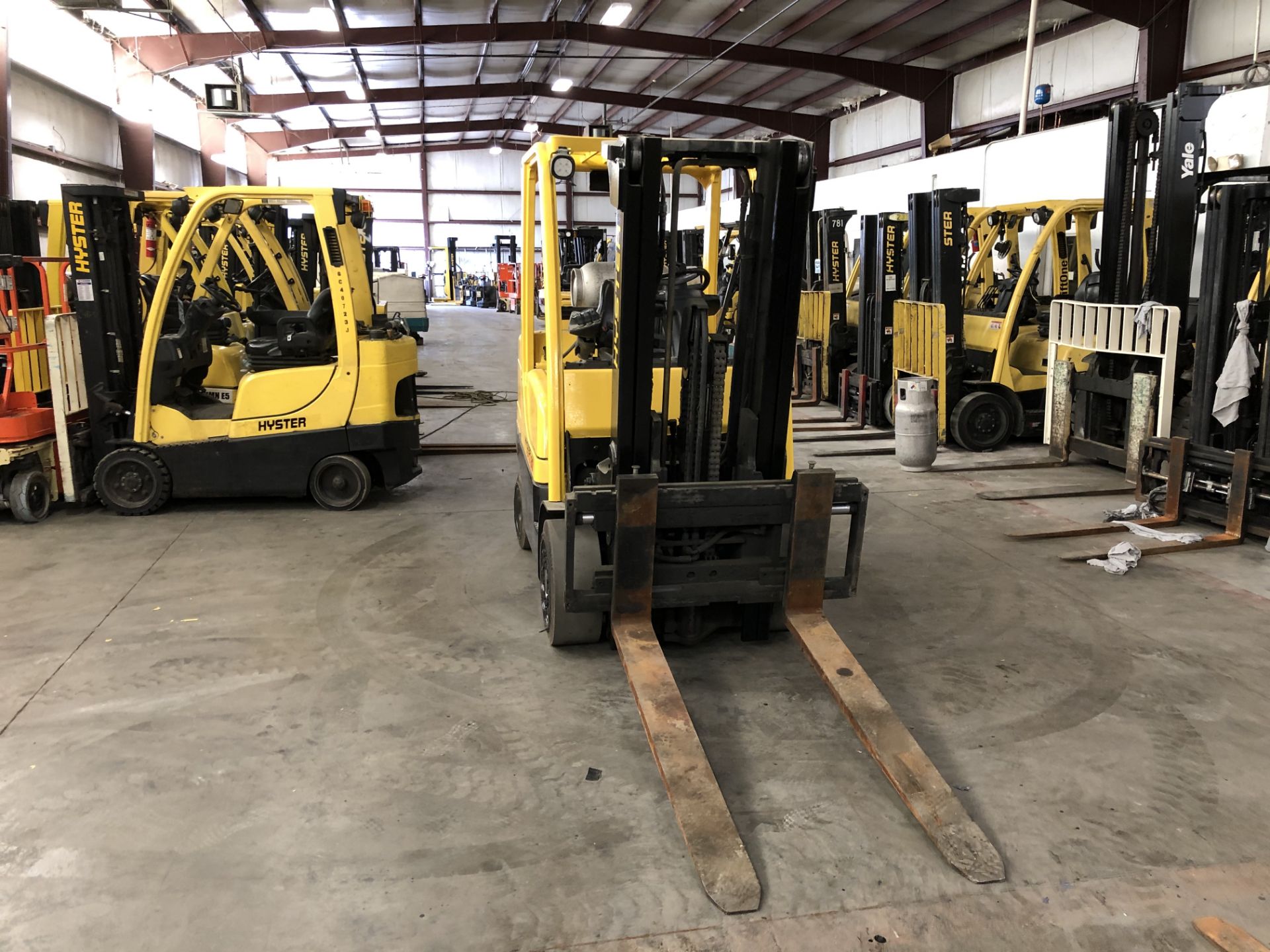 2013 HYSTER 8,000-LB. CAPACITY FORKLIFT, MODEL: S80FT, LPG, MONOTROL, 121” Lift, Sideshift - Image 2 of 5