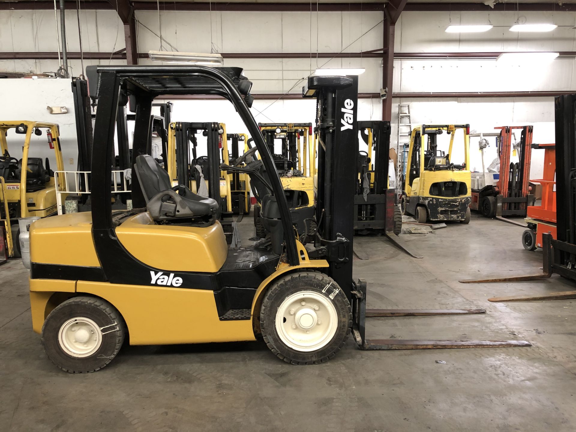 2012 YALE 6,000-LB. CAPACITY FORKLIFT, MODEL: GDP060VX, S/N: B875V08660K, DIESEL, LEVER SHIFT