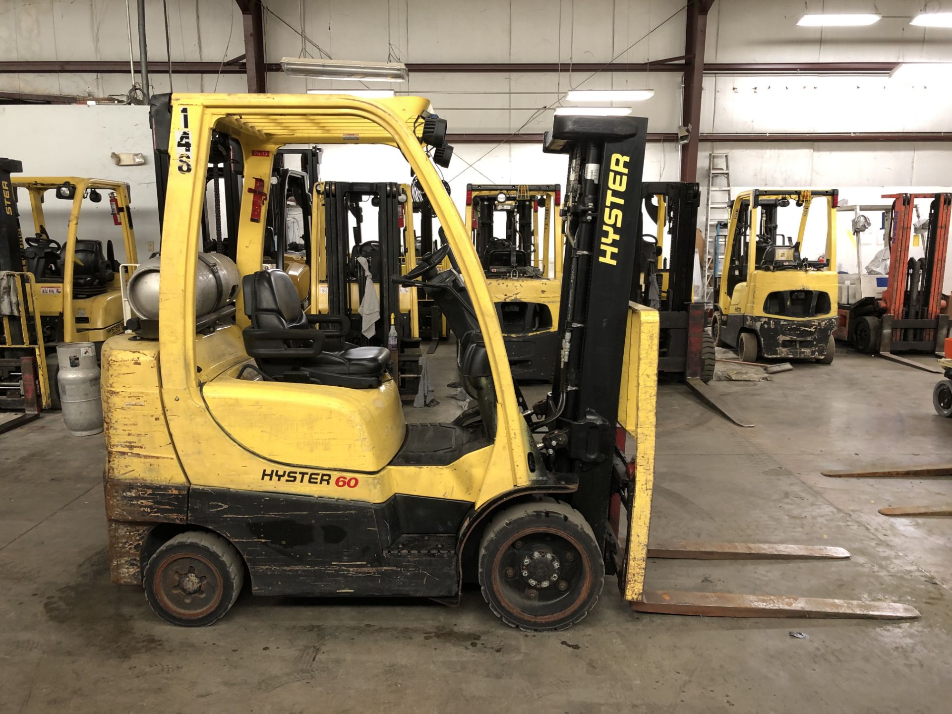 2013 HYSTER 6,000-LB. CAPACITY FORKLIFT, MODEL: S60FT, S/N: F187V23114L, LPG, LEVER SHIFT, 4,601 HRS - Image 4 of 5