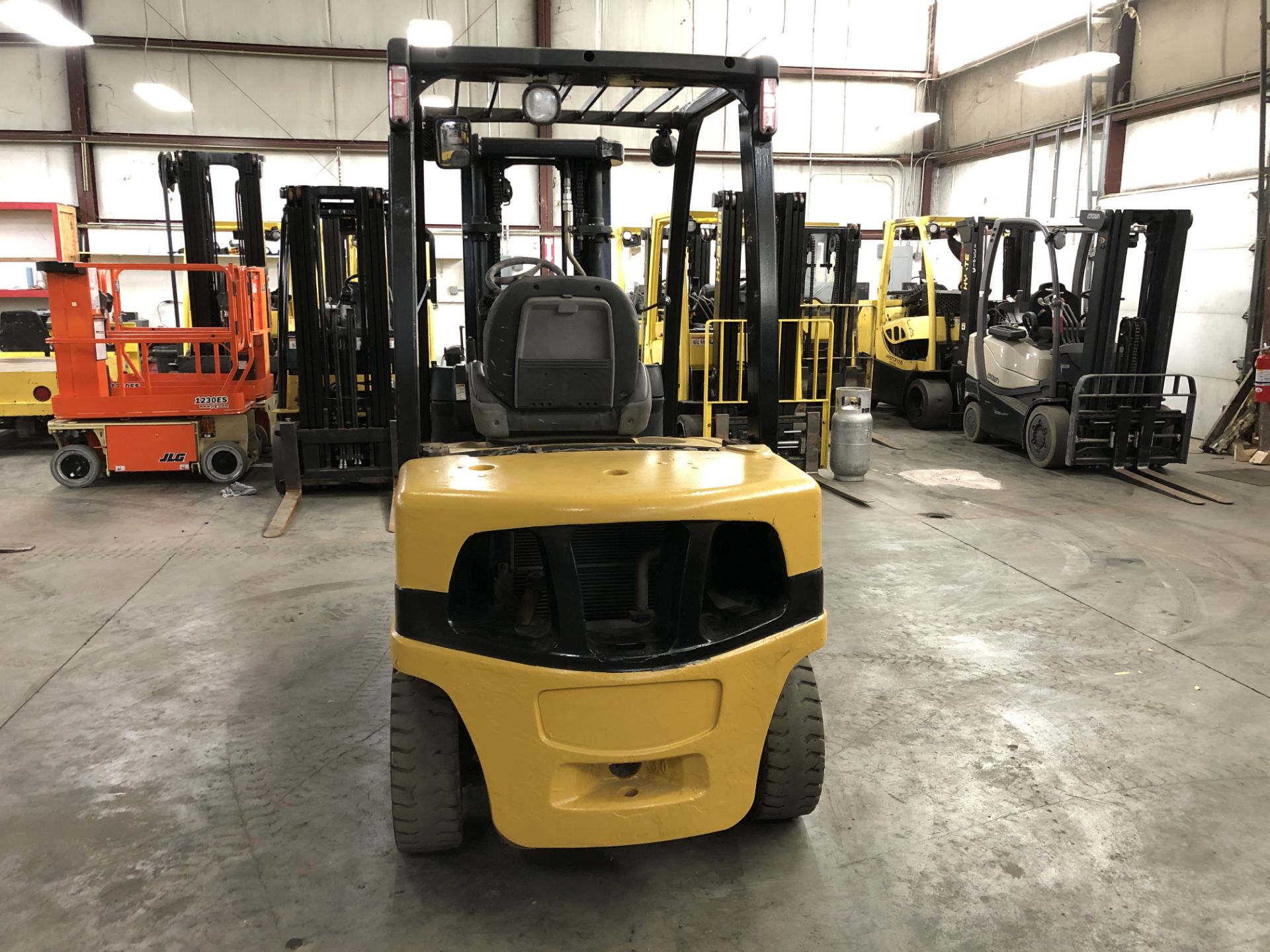 2012 YALE 6,000-LB. CAPACITY FORKLIFT, MODEL: GDP060VX, S/N: B875V08660K, DIESEL, LEVER SHIFT - Image 4 of 5