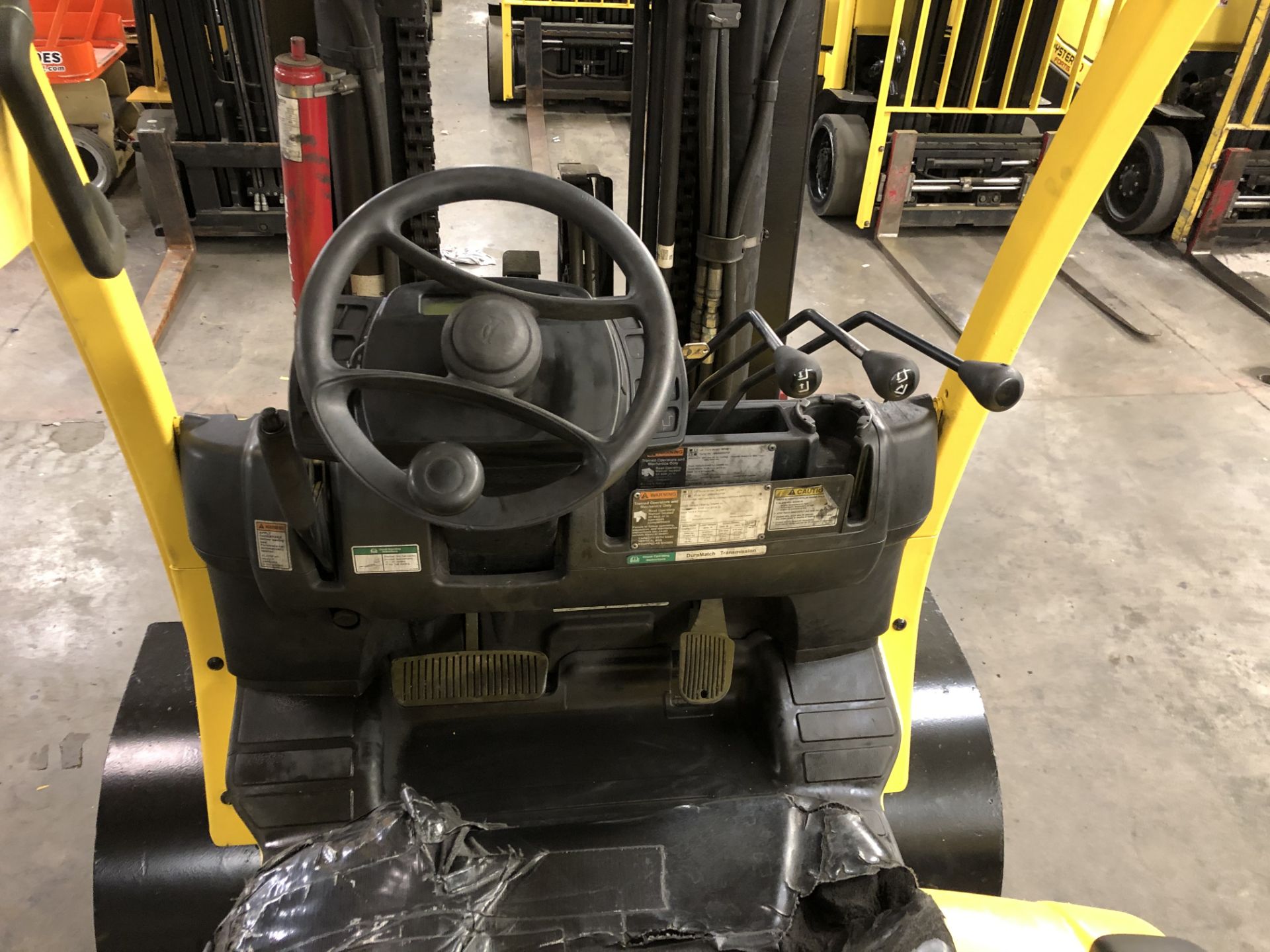 2016 HYSTER 12,000-LB. CAPACITY FORKLIFT, MODEL: S120FT, S/N: J004V02371P, LPG, , LEVER SHIFT - Image 5 of 5