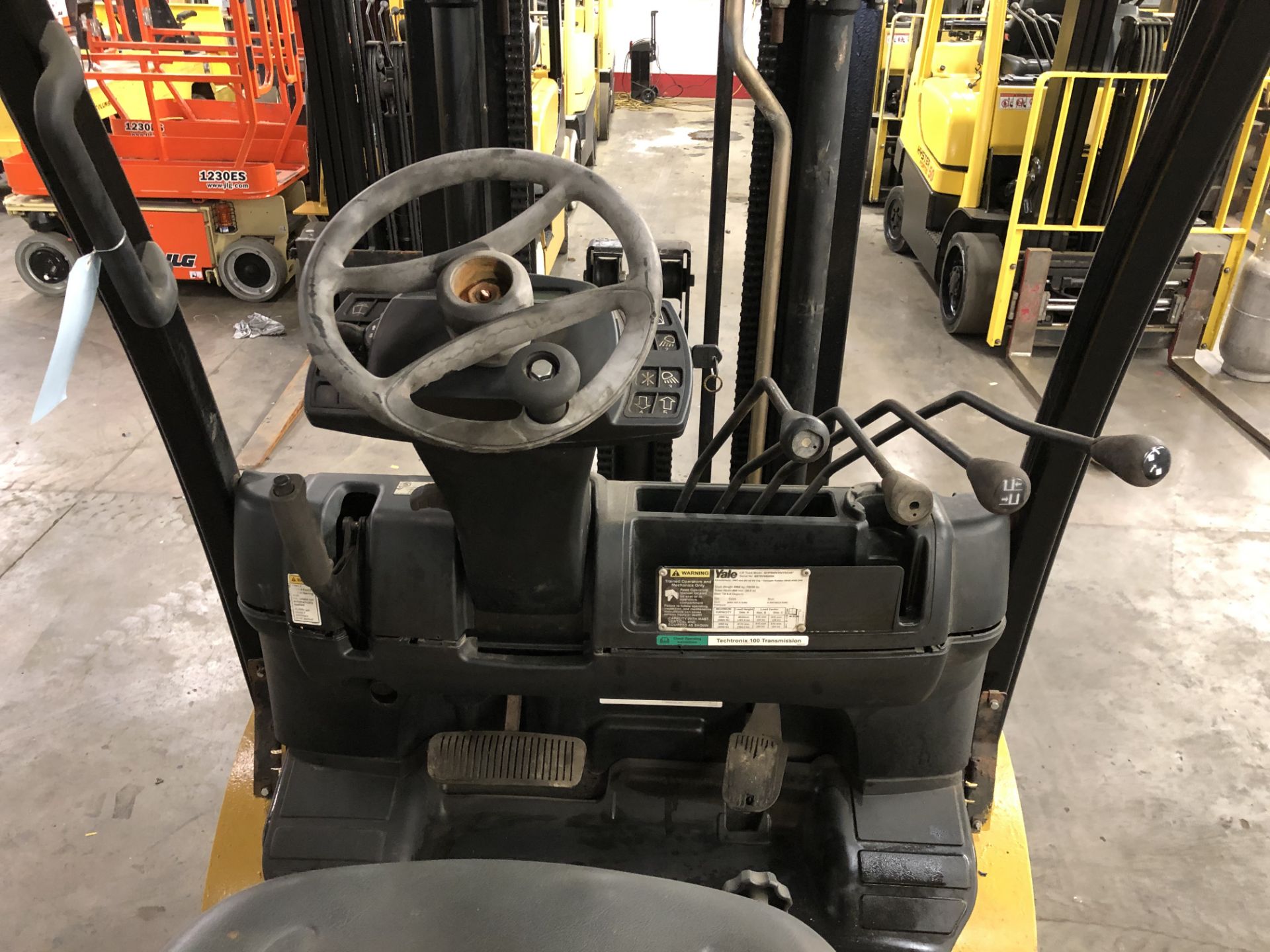 2012 YALE 6,000-LB. CAPACITY FORKLIFT, MODEL: GDP060VX, S/N: B875V08660K, DIESEL, LEVER SHIFT - Image 5 of 5