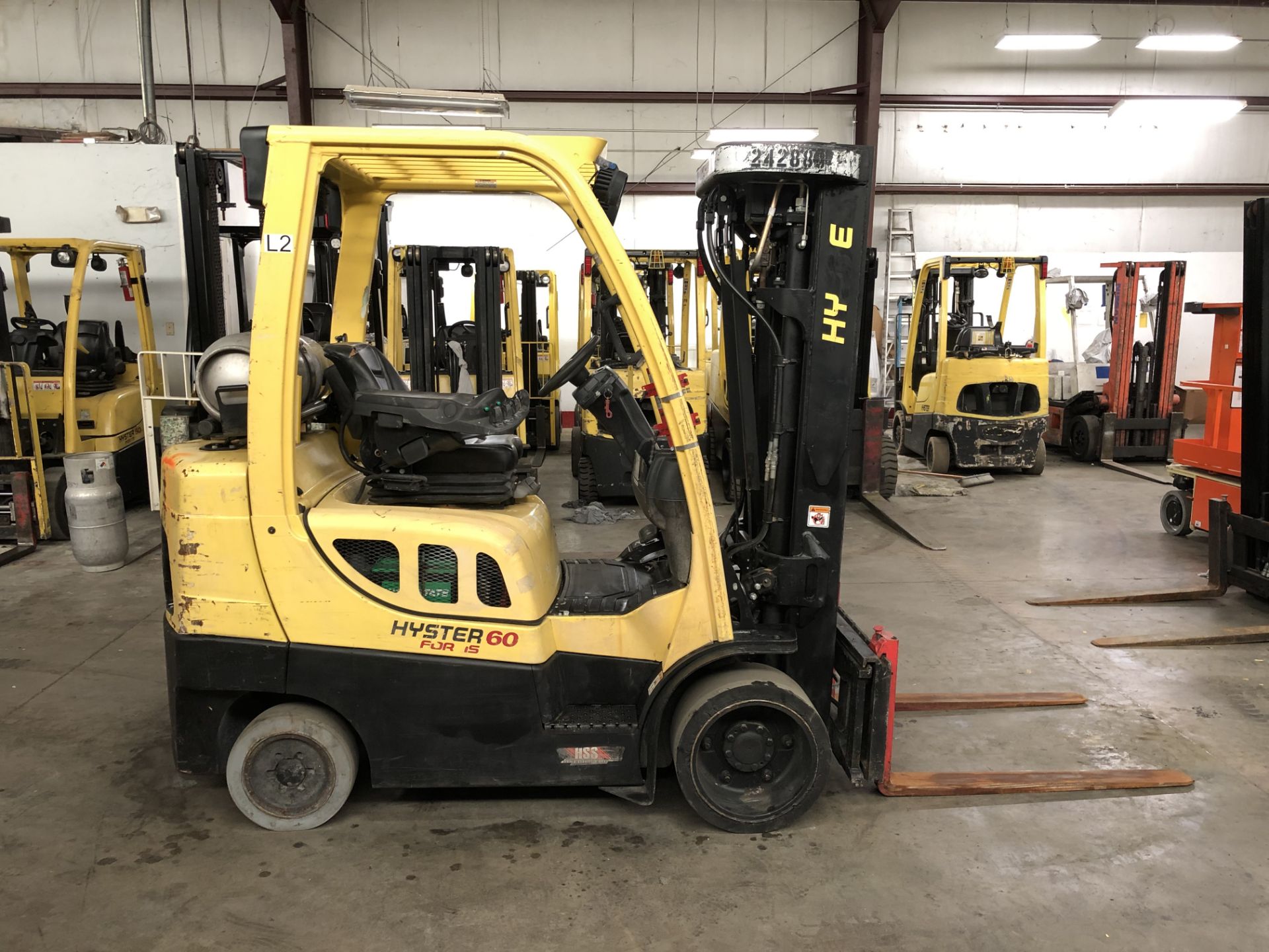 2014 HYSTER 6,000-LB. CAPACITY FORKLIFT, MODEL: S60FT, LPG, 4-STAGE MAST, 240'` LIFT, SIDESHIFT - Image 3 of 5