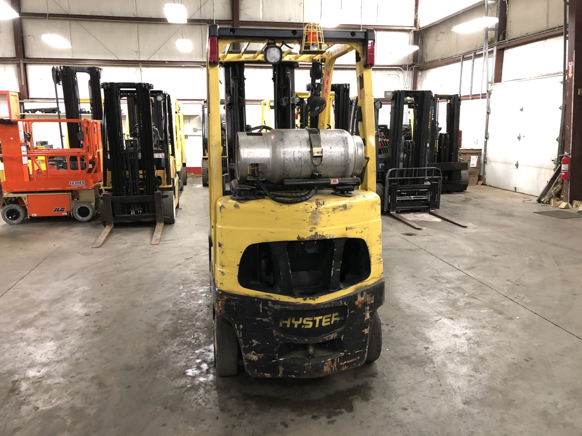 2015 HYSTER 5,000-LB., MOD: S50FT, LPG, LEVER SHIFT TRANSMISSION, SOLID TIRES, 8,511 HRS, SIDESHIFT - Image 4 of 5