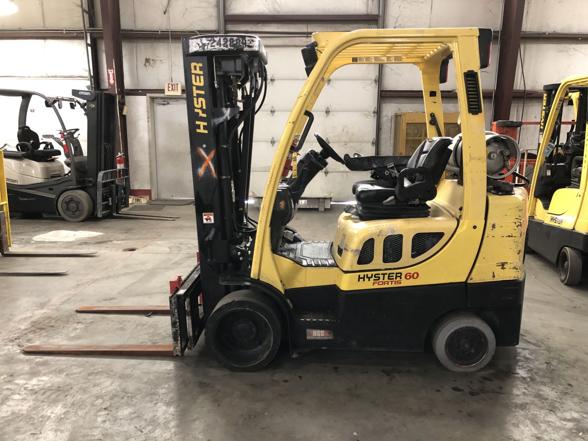 2014 HYSTER 6,000-LB. CAPACITY FORKLIFT, MODEL: S60FT, LPG, 4-STAGE MAST, 240'` LIFT, SIDESHIFT