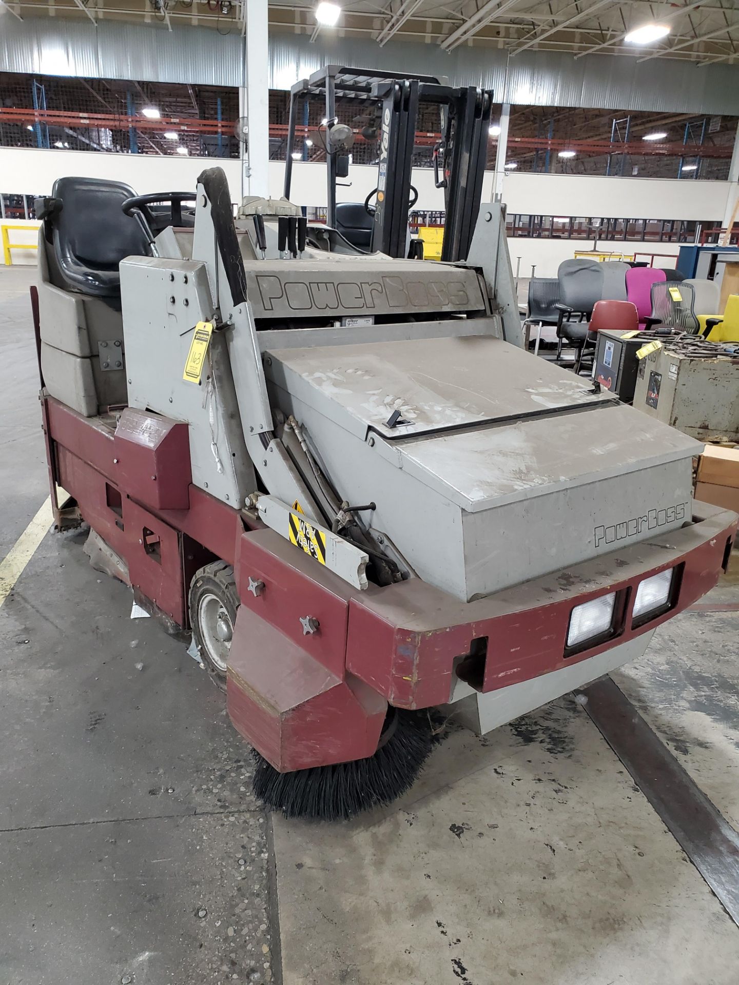 MINUTEMAN POWERBOSS TSS/82 RIDEMON FLOOR SWEEPER/SCRUBBER, LP,1366 HOURS - Image 3 of 6