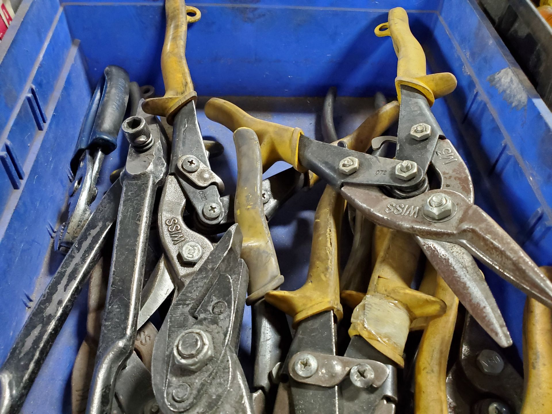 (LOT) ASSORTED TIN SNIPS AND CUTTERS - Image 3 of 3