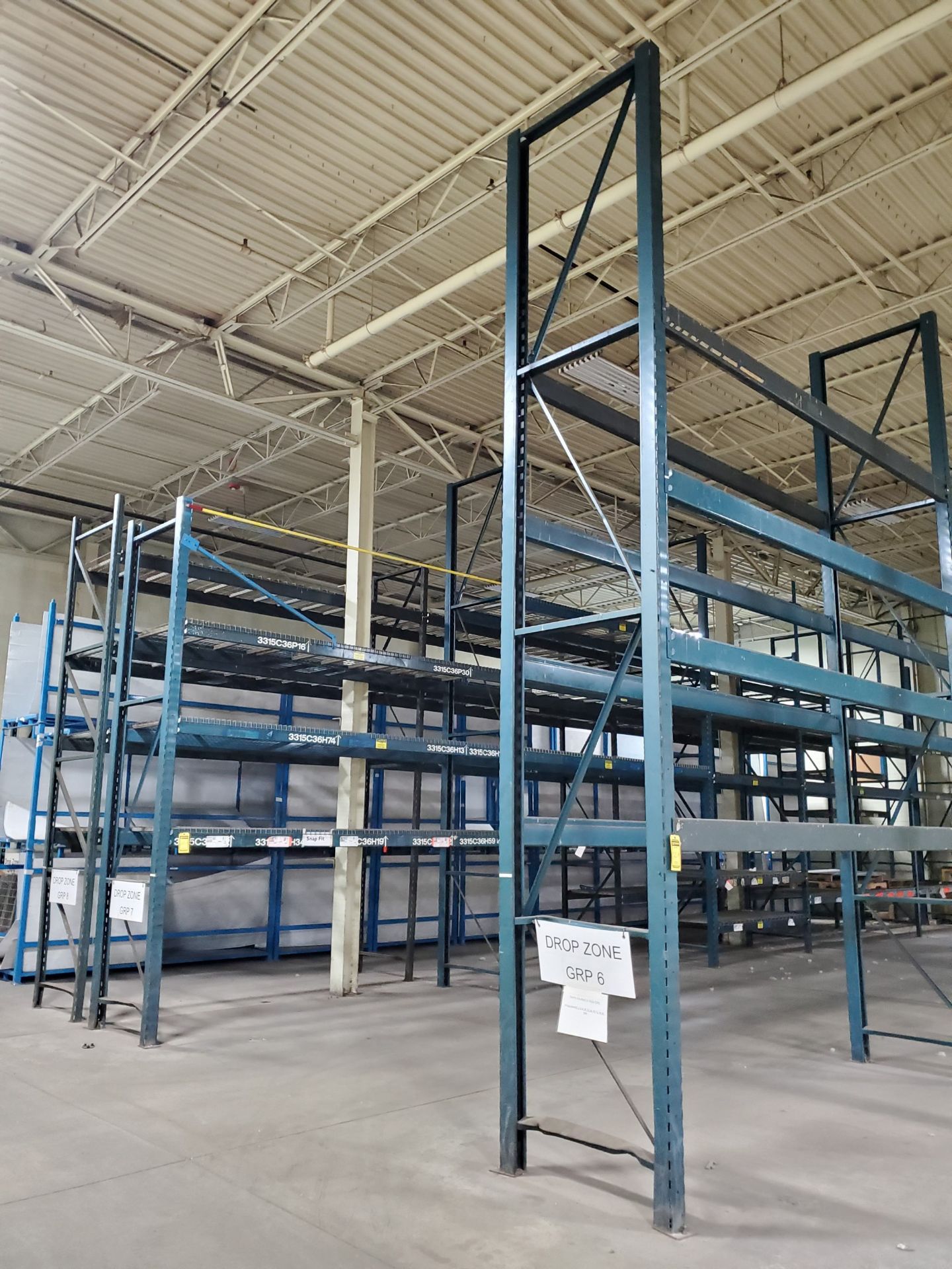 (15) SECTIONS OF ASSORTED SLOT/CORNER LOCK PALLET RACKING - VARIOUS SIZE HEIGHTS (12'-19') AND BEAMS - Image 2 of 6