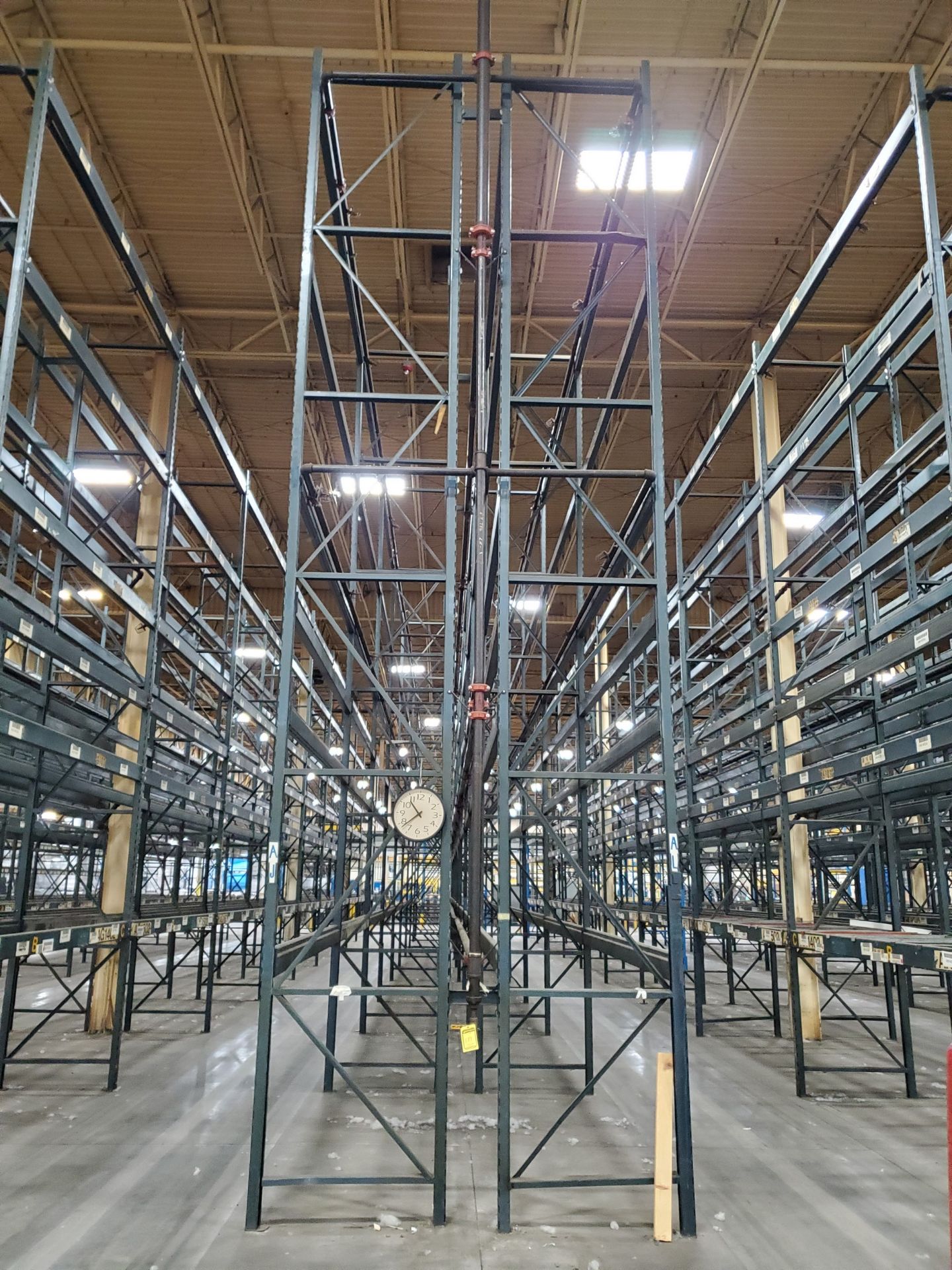 (18) SECTIONS OF 25' T X 42'`W X 12' BEAMS SLOT/CORNER LOCK PALLET RACKING, 216 BEAMS