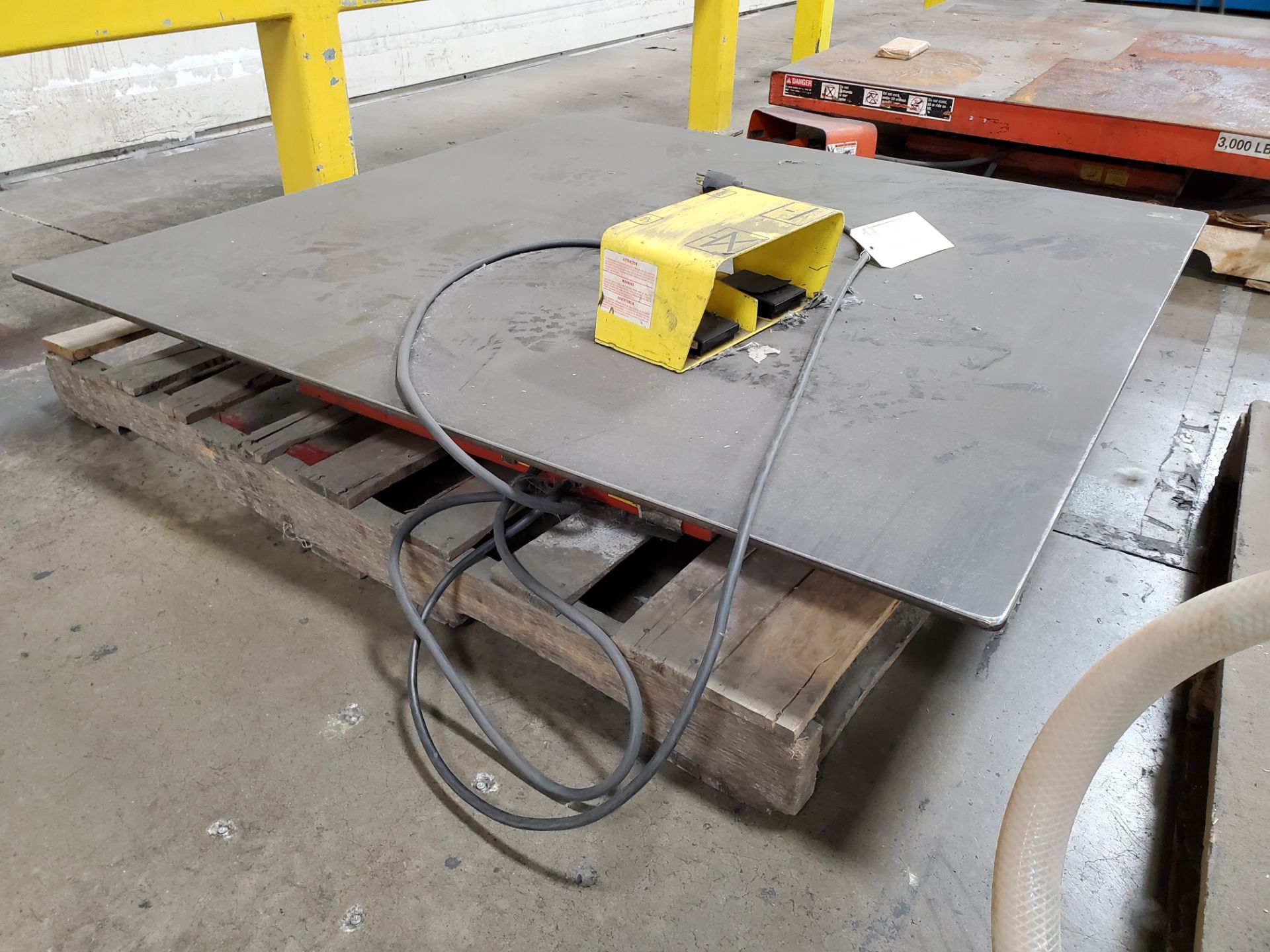 1,500 LB ELECTRIC SCISSOR LIFT TABLE, 4' X 4' X 3/8'` STEEL TABLE - Image 4 of 4