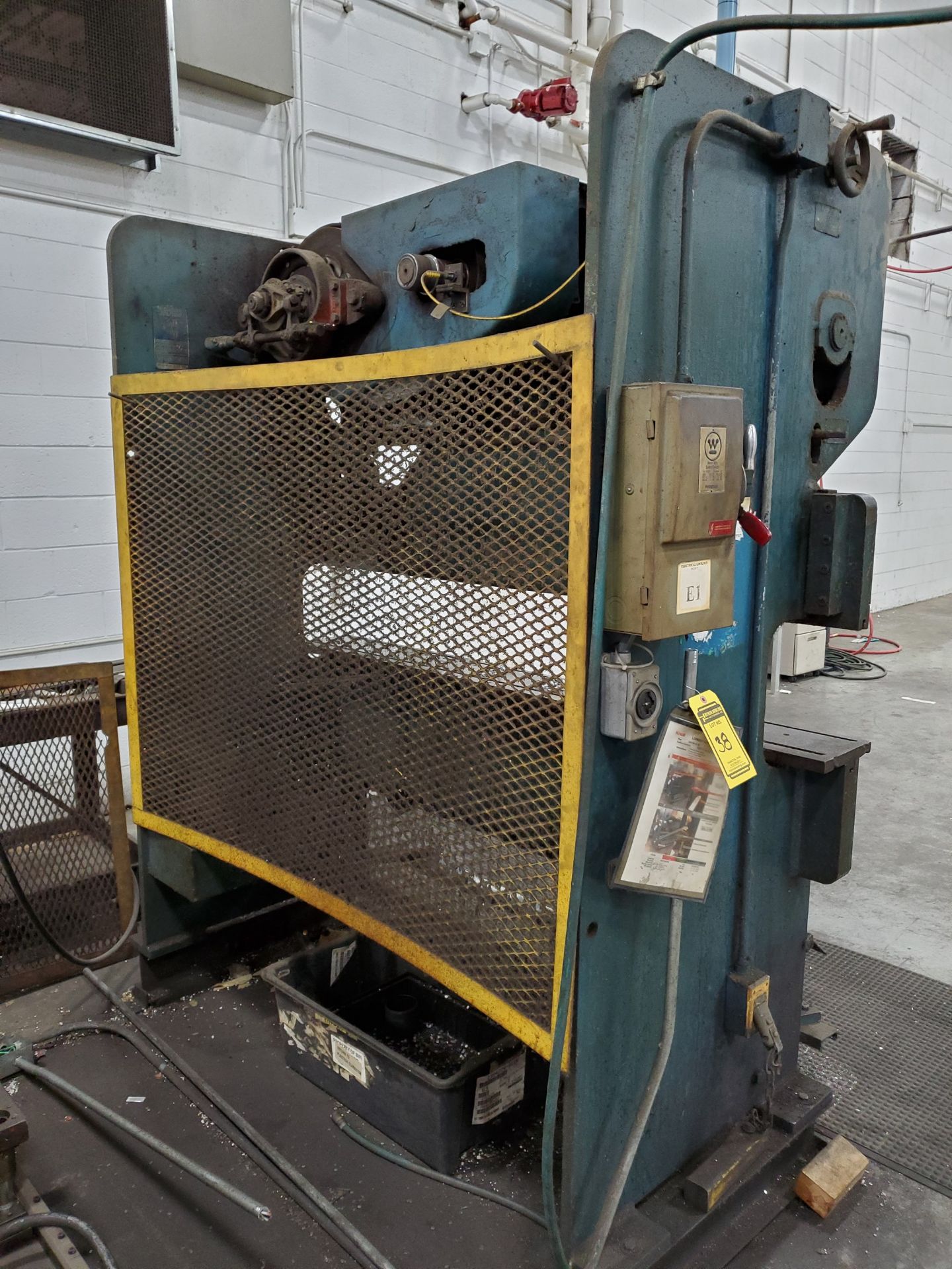 NIAGARA PNEUMATIC PRESS BRAKE, 6' BED, KICK PEDAL CONTROL, OPEN BACK - Image 5 of 6